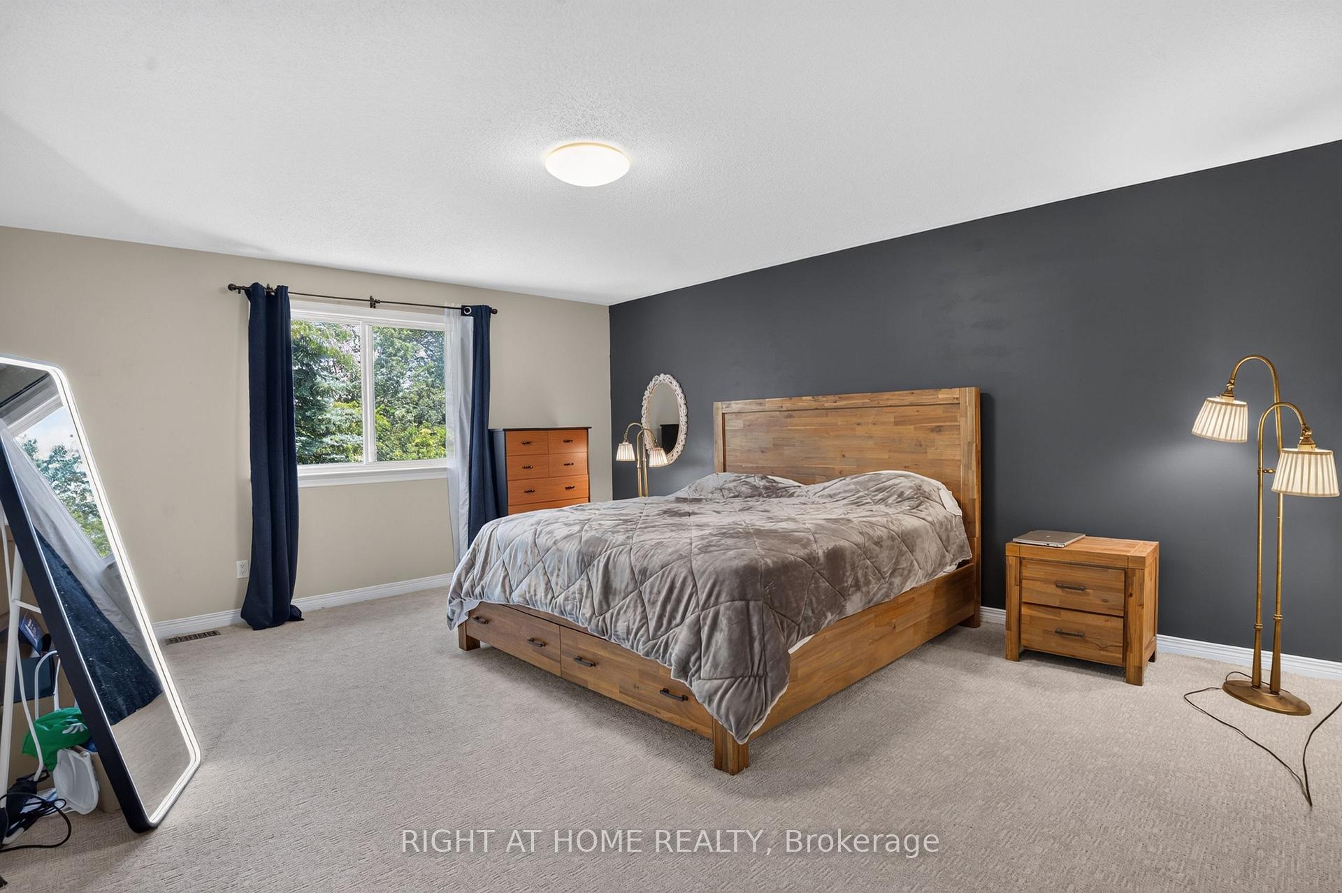 Photo 24 of 26 Evanshen Crescent, Ottawa, Kanata - Kanata Lakes/Heritage Hills — HOMEH