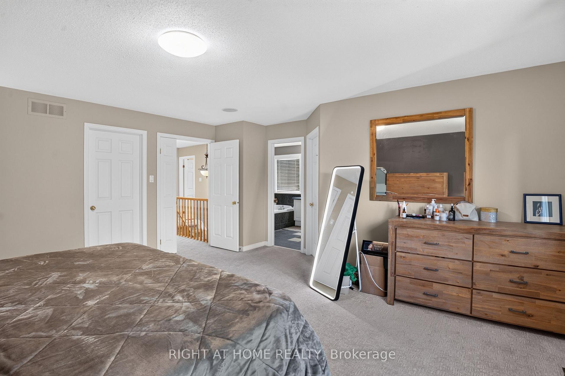 Photo 25 of 26 Evanshen Crescent, Ottawa, Kanata - Kanata Lakes/Heritage Hills — HOMEH