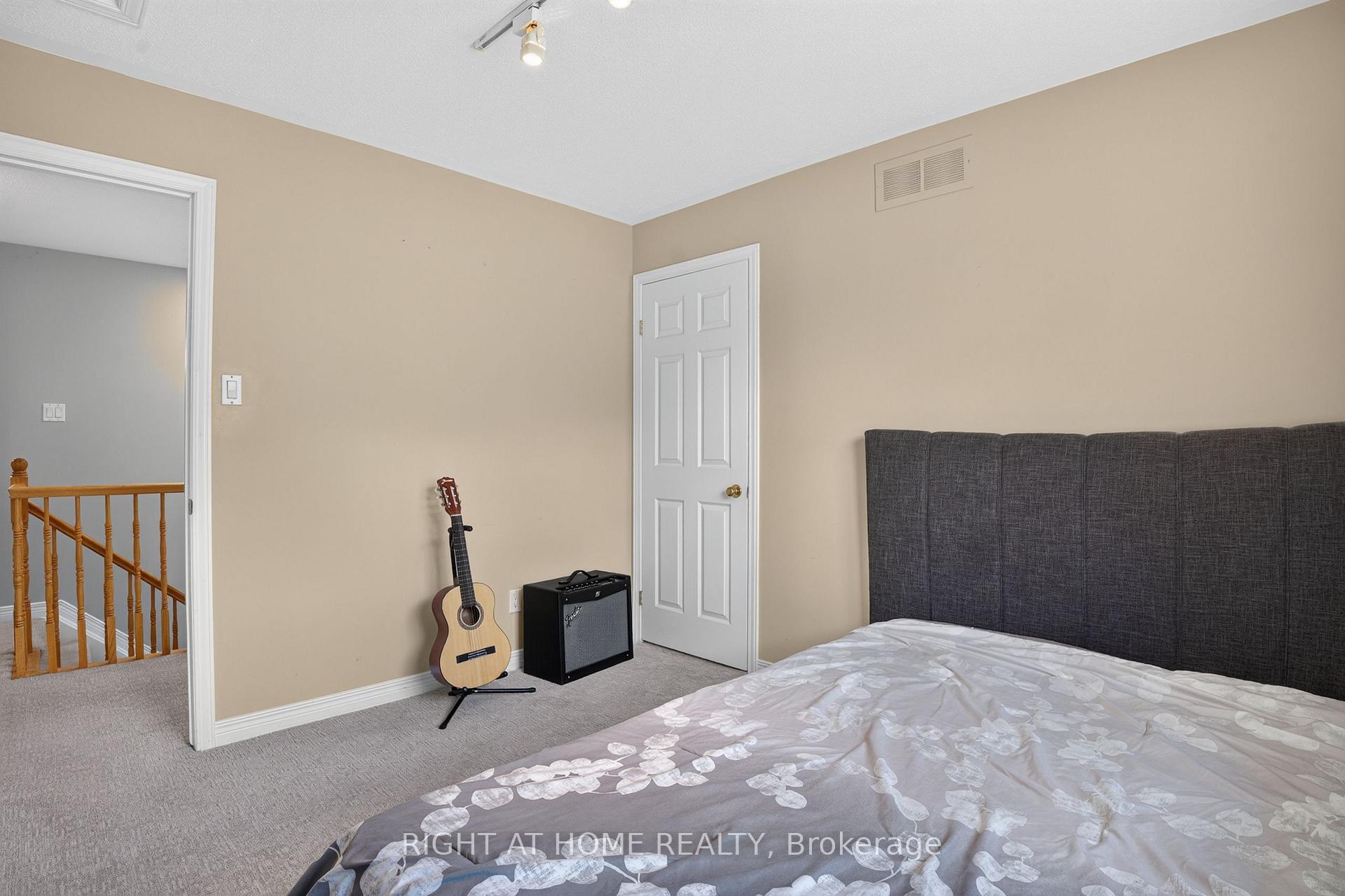 Photo 31 of 26 Evanshen Crescent, Ottawa, Kanata - Kanata Lakes/Heritage Hills — HOMEH