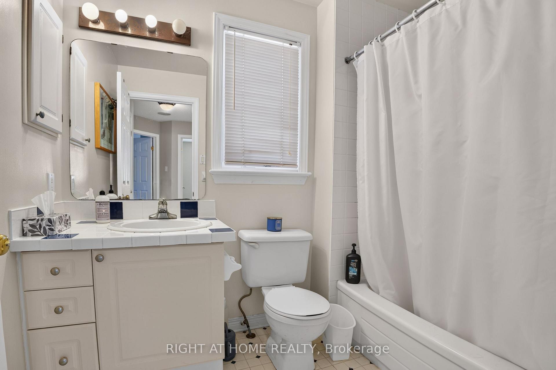 Photo 33 of 26 Evanshen Crescent, Ottawa, Kanata - Kanata Lakes/Heritage Hills — HOMEH