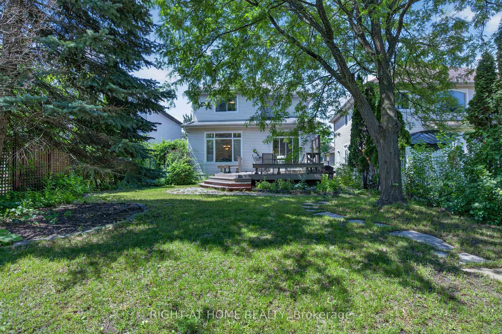 Photo 39 of 26 Evanshen Crescent, Ottawa, Kanata - Kanata Lakes/Heritage Hills — HOMEH