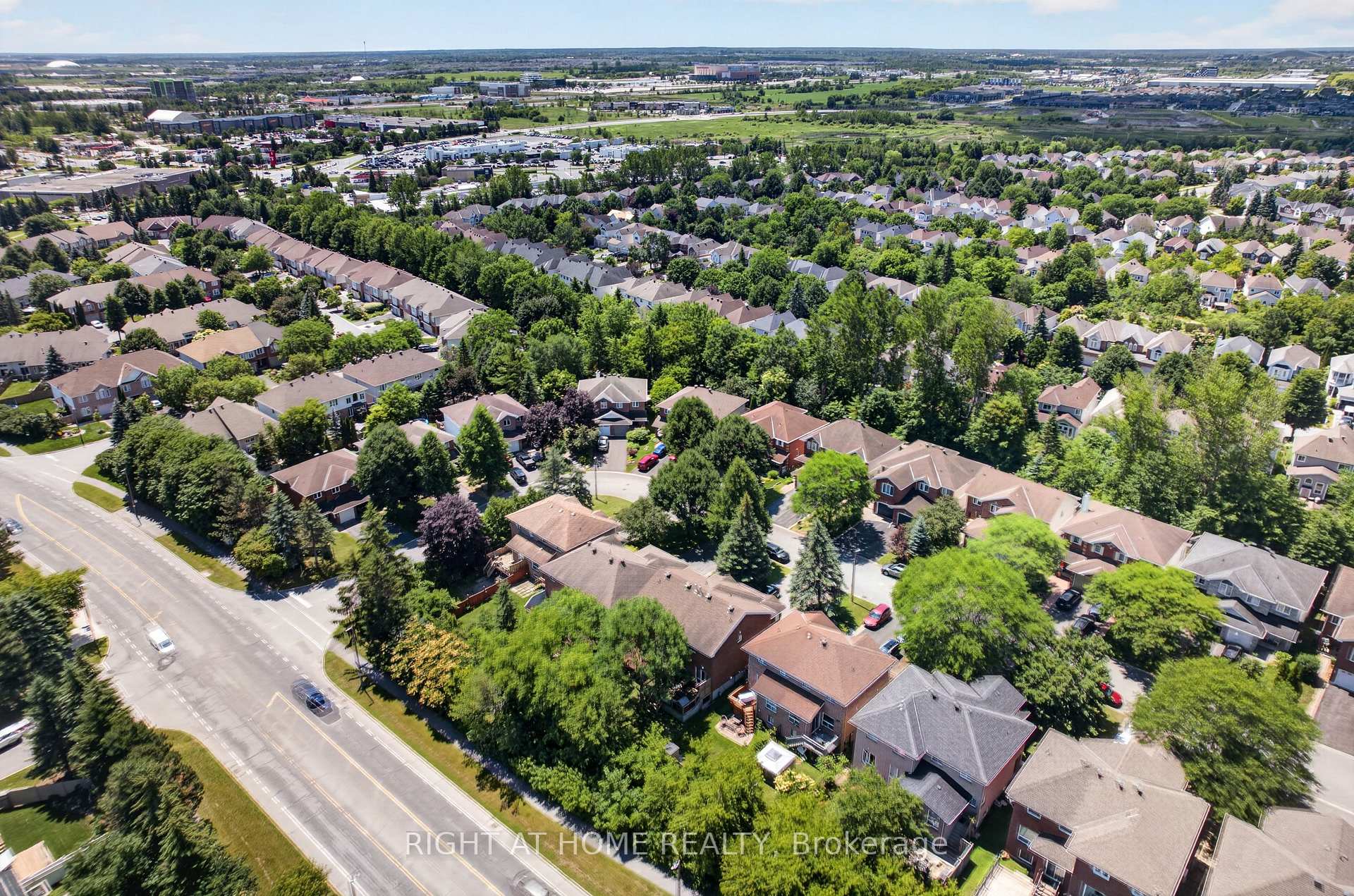 Photo 40 of 26 Evanshen Crescent, Ottawa, Kanata - Kanata Lakes/Heritage Hills — HOMEH