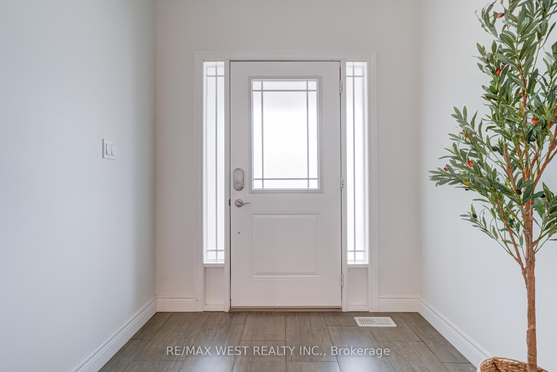 Photo 3 of 270 Dalgleish Trail, Hamilton, Stoney Creek — HOMEH