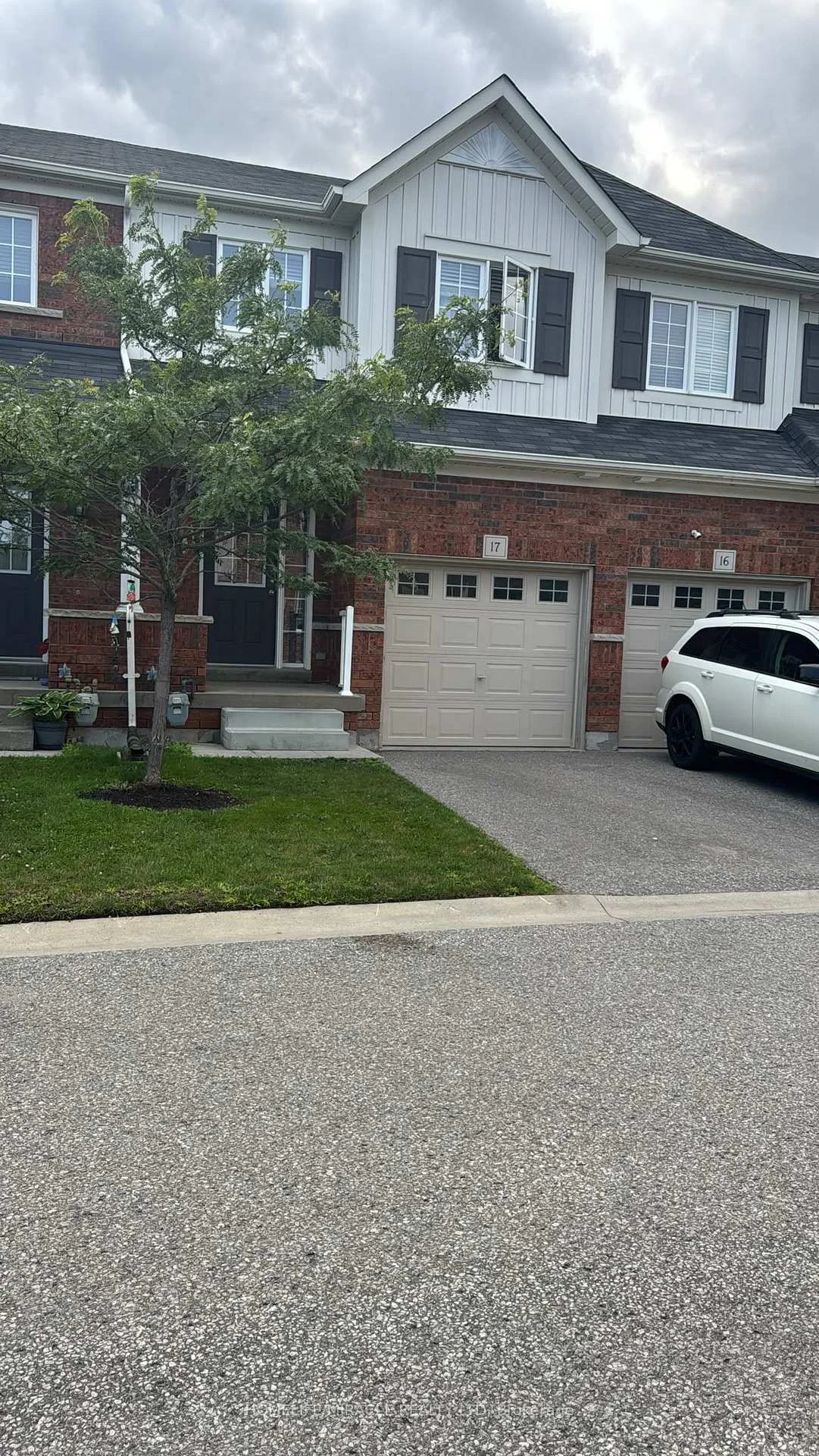 Photo 1 of Unit 17, 1280 Harmony Road N, Oshawa, Pinecrest — HOMEH