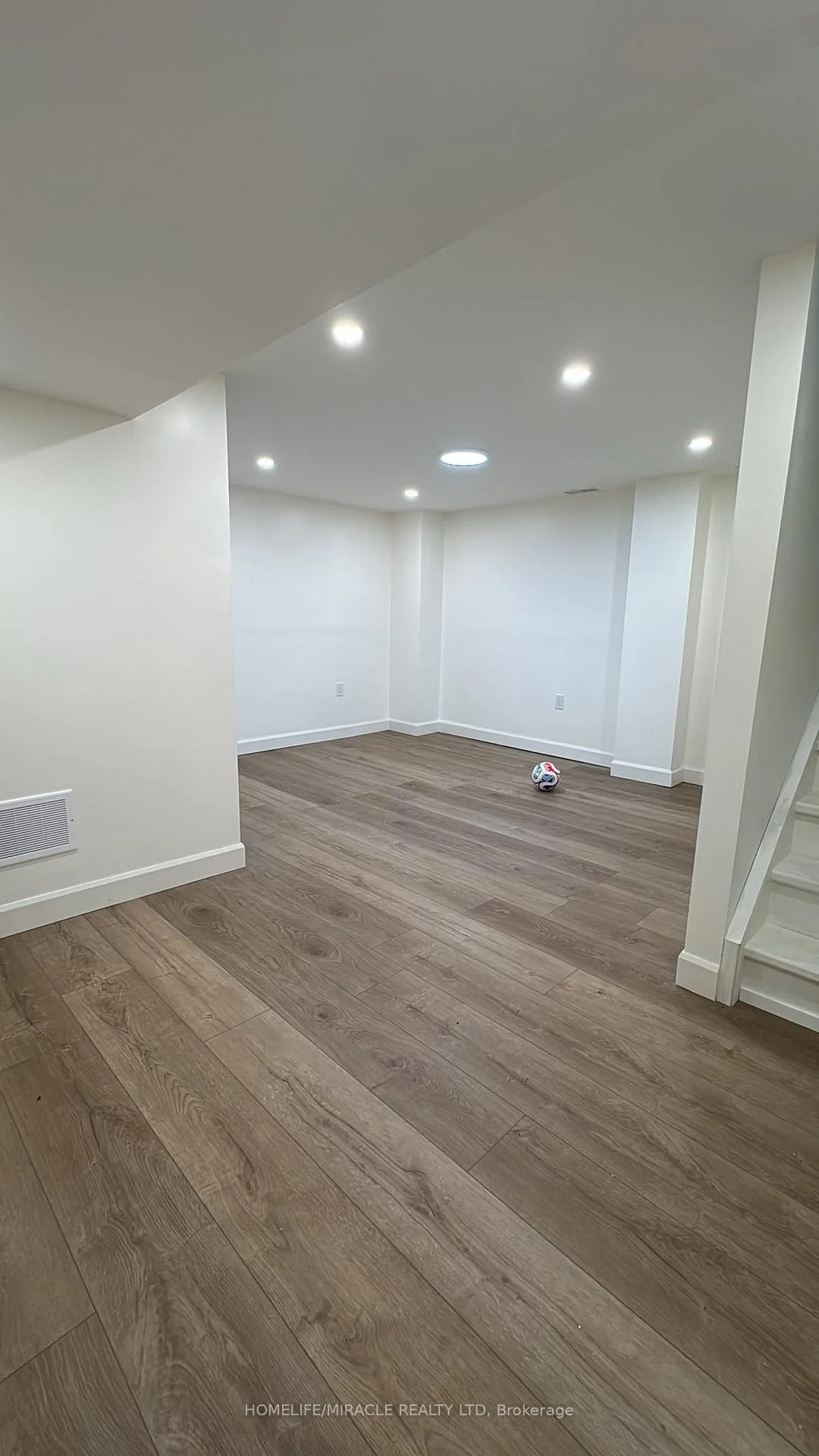 Photo 12 of Unit 17, 1280 Harmony Road N, Oshawa, Pinecrest — HOMEH