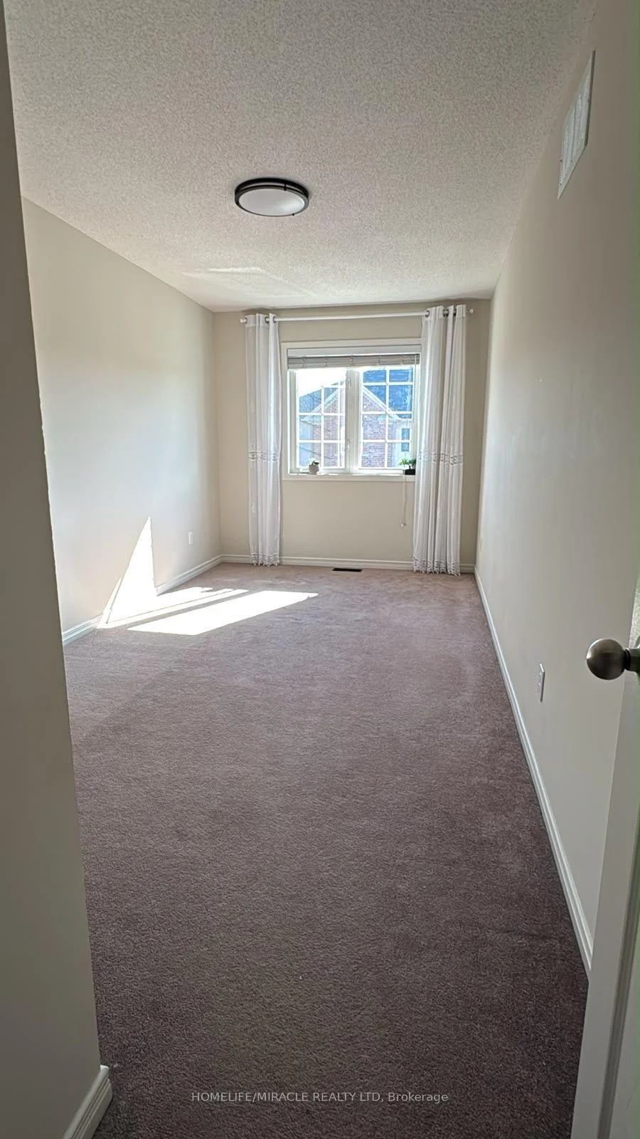 Photo 17 of Unit 17, 1280 Harmony Road N, Oshawa, Pinecrest — HOMEH