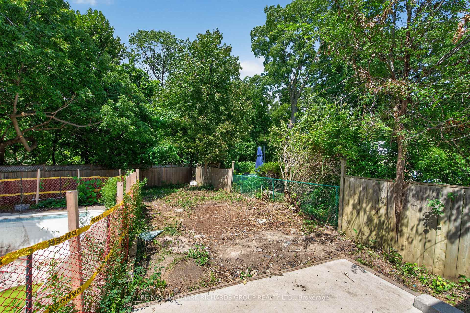 Photo 10 of 98 Ferris Road, Toronto, O'Connor-Parkview — HOMEH