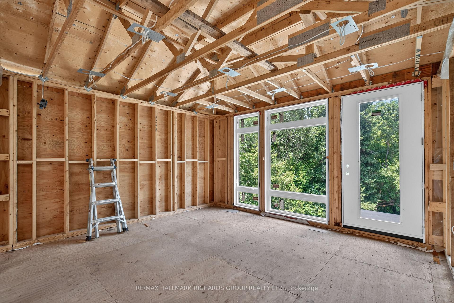 Photo 13 of 98 Ferris Road, Toronto, O'Connor-Parkview — HOMEH