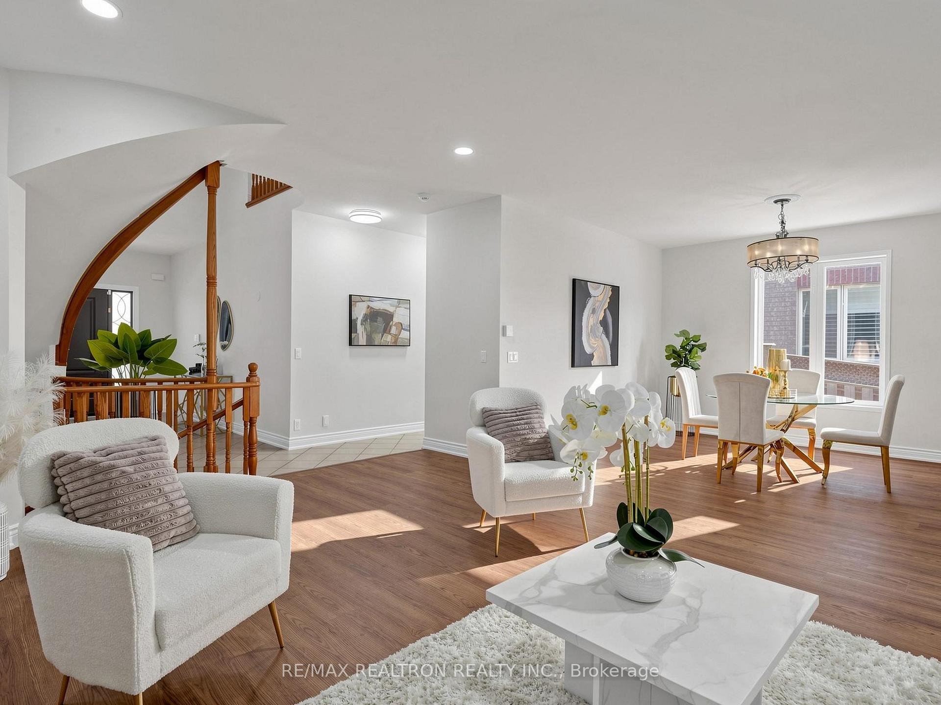 Photo 6 of 133 Russell Jarvis Drive, Markham, Legacy — HOMEH