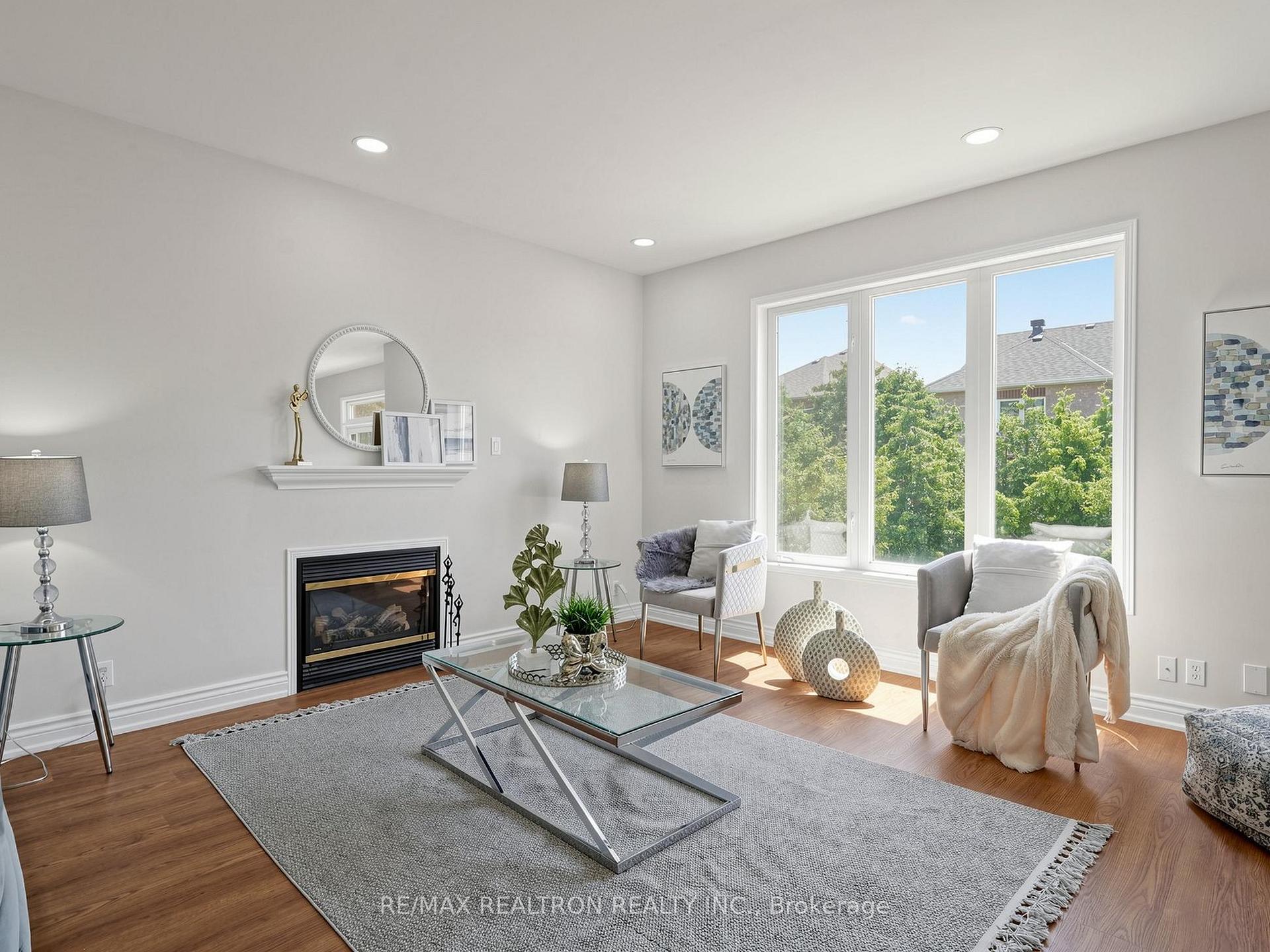 Photo 10 of 133 Russell Jarvis Drive, Markham, Legacy — HOMEH