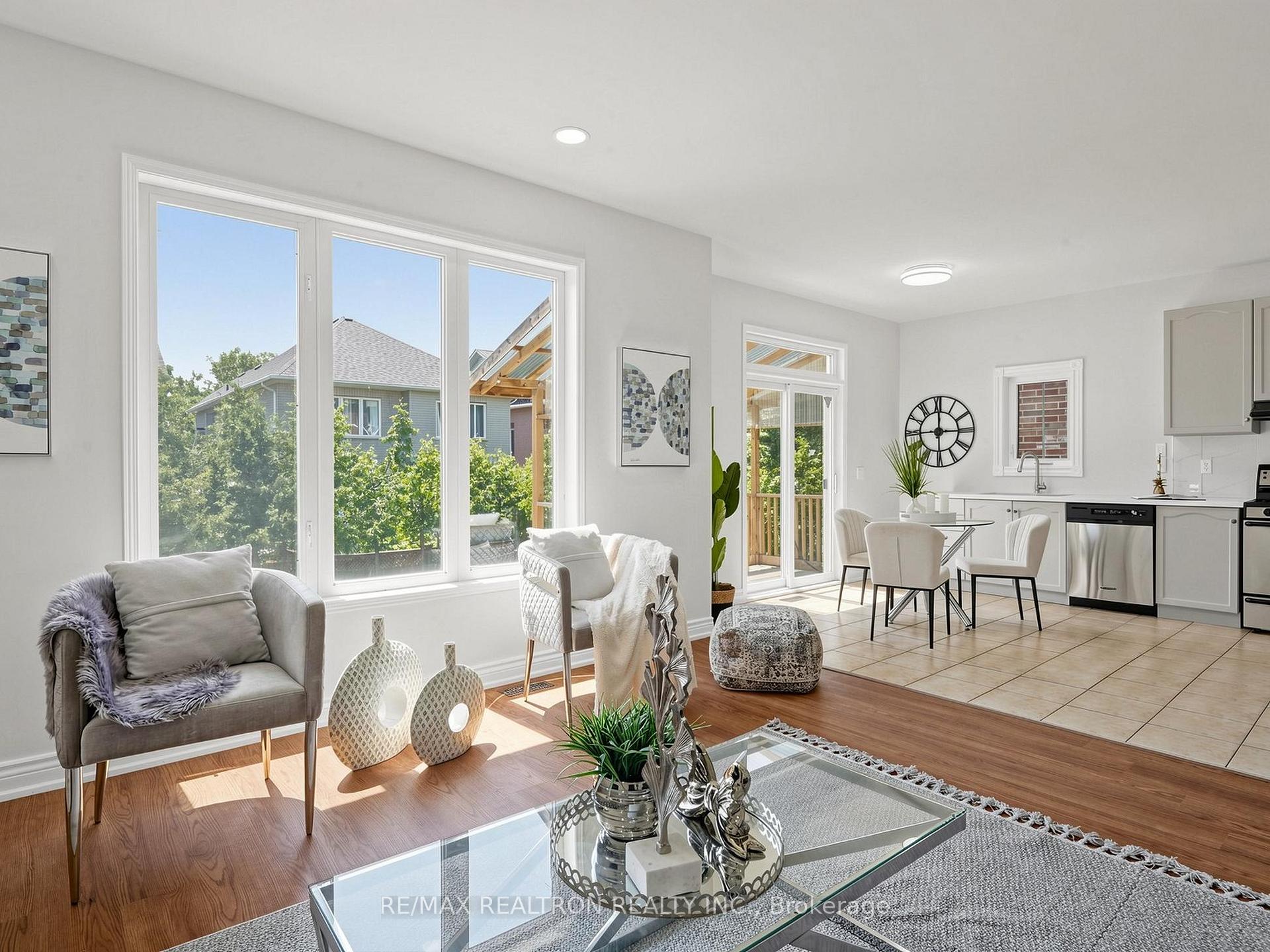 Photo 12 of 133 Russell Jarvis Drive, Markham, Legacy — HOMEH