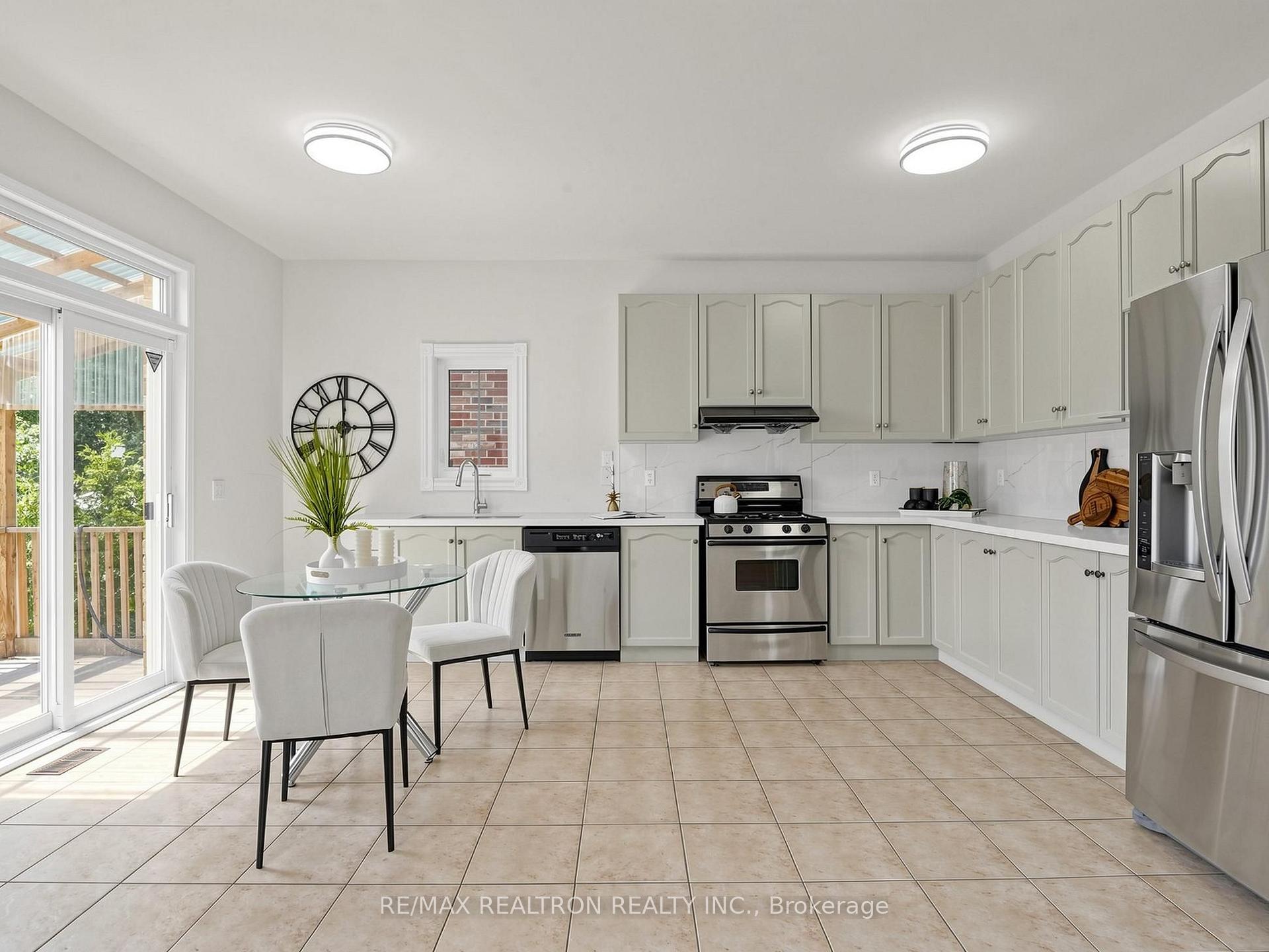 Photo 15 of 133 Russell Jarvis Drive, Markham, Legacy — HOMEH