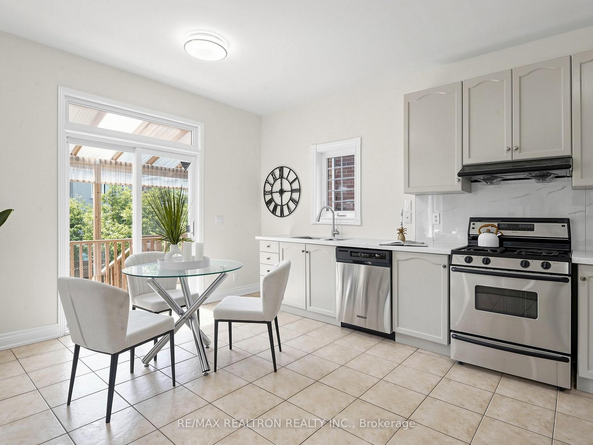 Photo 16 of 133 Russell Jarvis Drive, Markham, Legacy — HOMEH