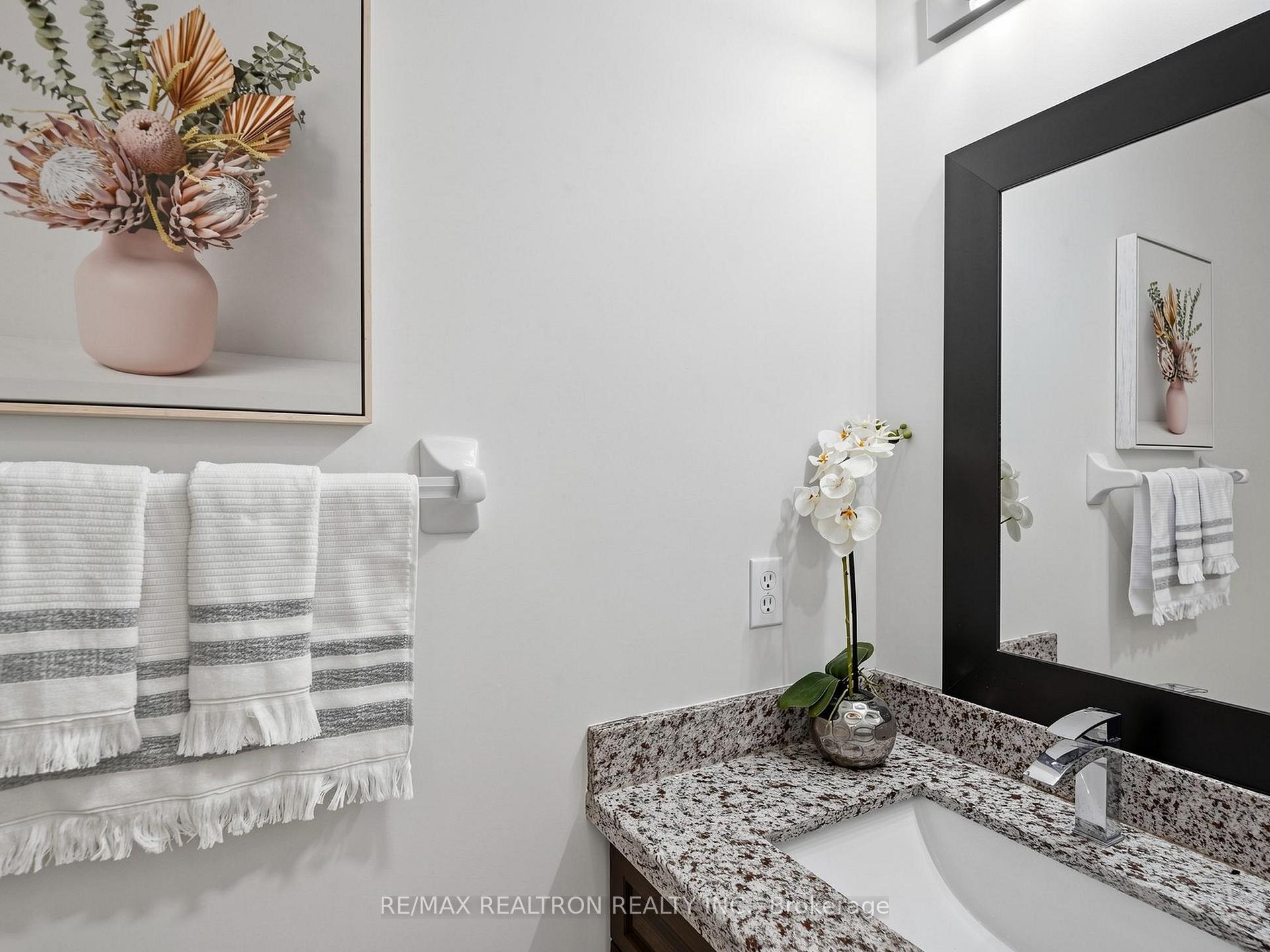 Photo 20 of 133 Russell Jarvis Drive, Markham, Legacy — HOMEH