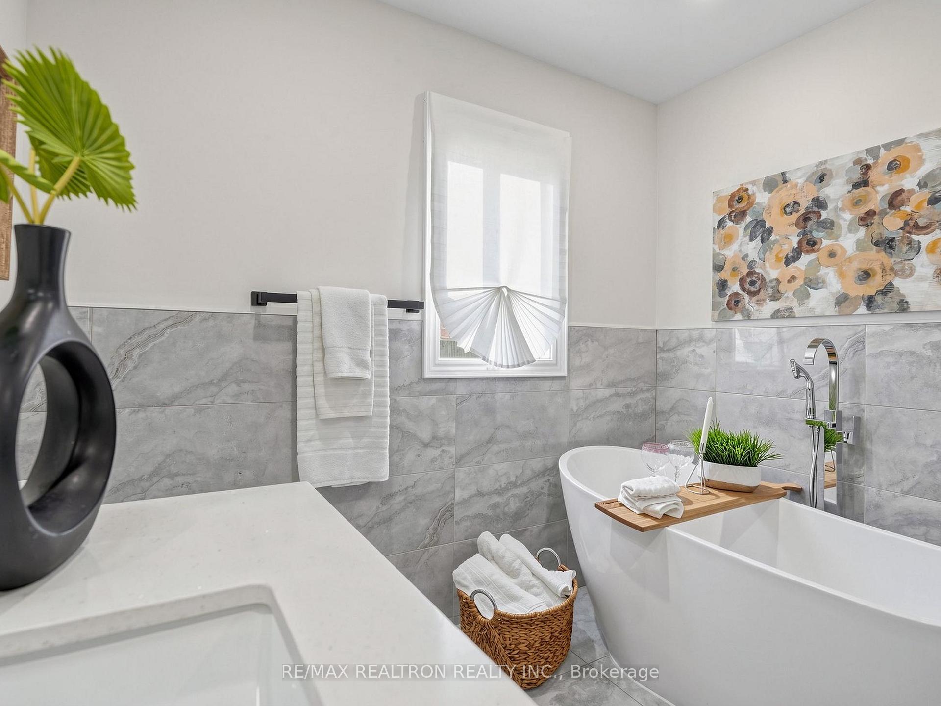 Photo 29 of 133 Russell Jarvis Drive, Markham, Legacy — HOMEH