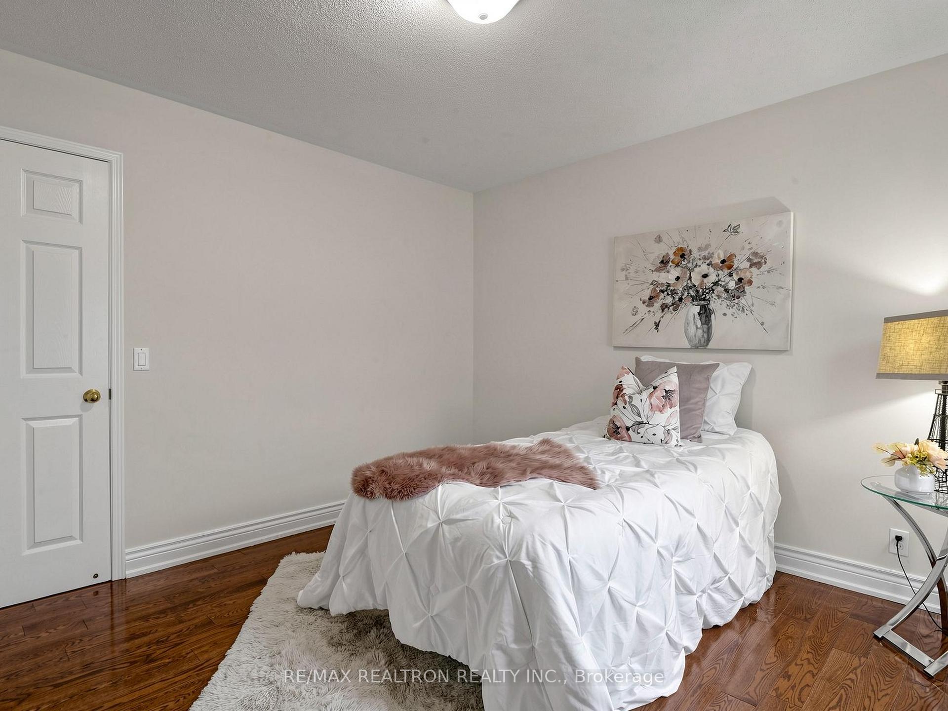 Photo 32 of 133 Russell Jarvis Drive, Markham, Legacy — HOMEH