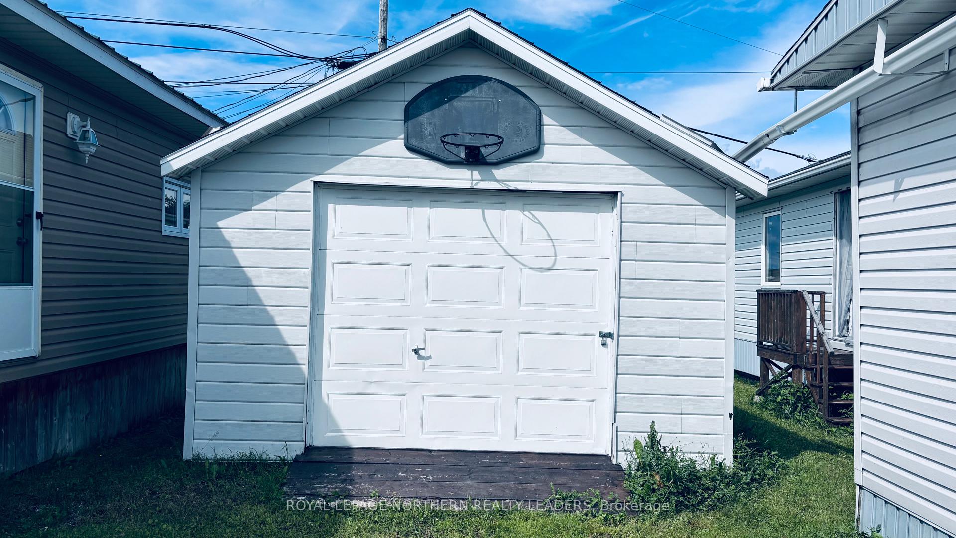Photo 5 of 15 Star Street, Cochrane — HOMEH