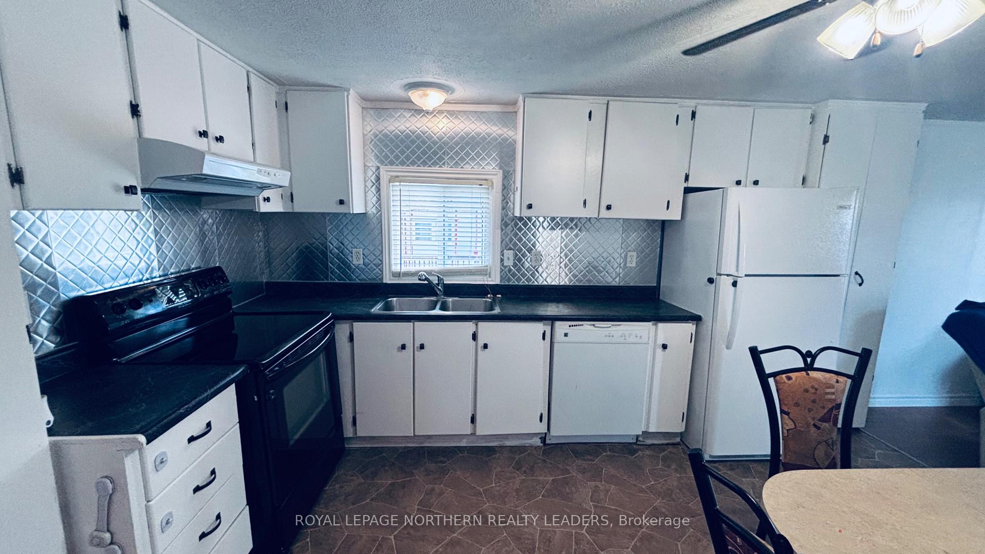 Photo 8 of 15 Star Street, Cochrane — HOMEH