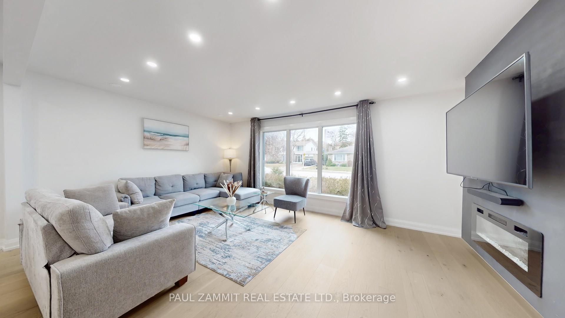 Photo 3 of 31 Henderson Avenue, Markham, Grandview — HOMEH