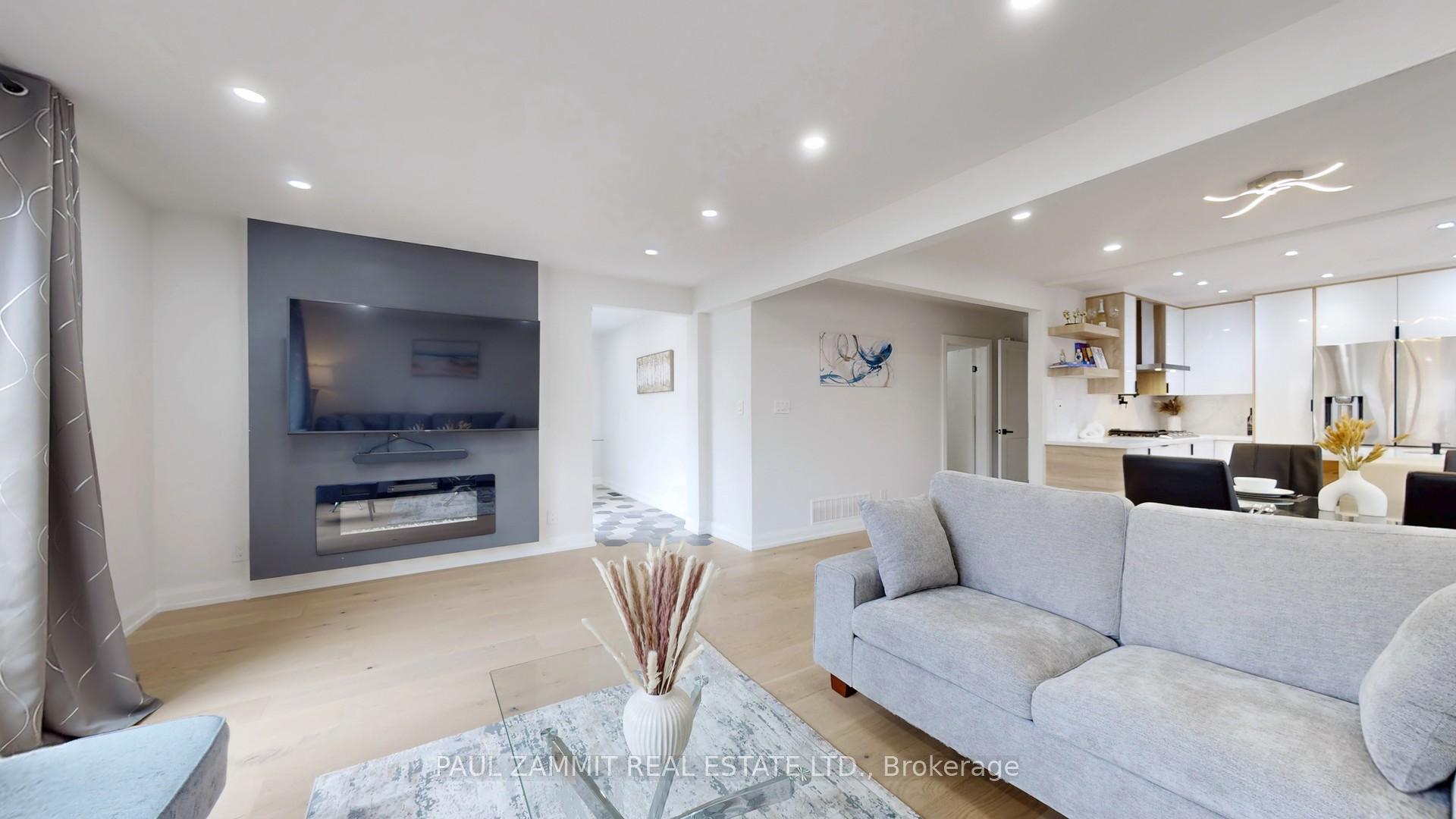 Photo 6 of 31 Henderson Avenue, Markham, Grandview — HOMEH