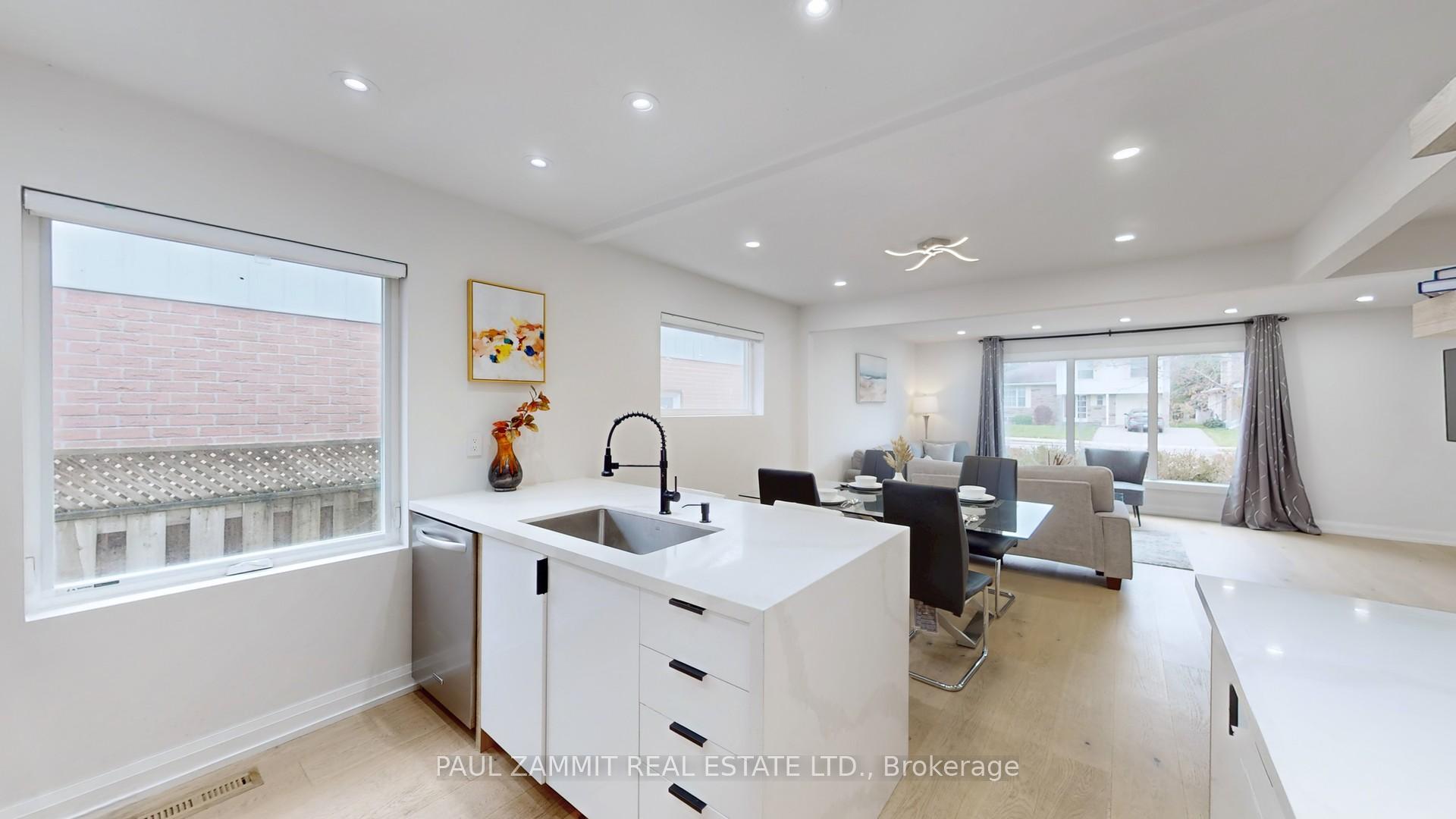 Photo 13 of 31 Henderson Avenue, Markham, Grandview — HOMEH