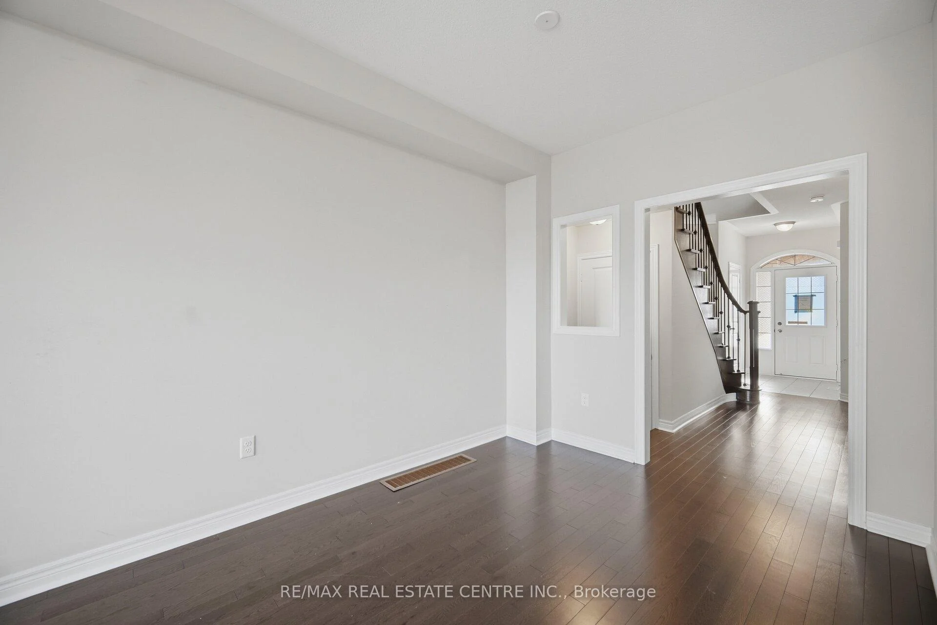 Photo 10 of 57 Benhurst Crescent, Brampton, Northwest Brampton — HOMEH