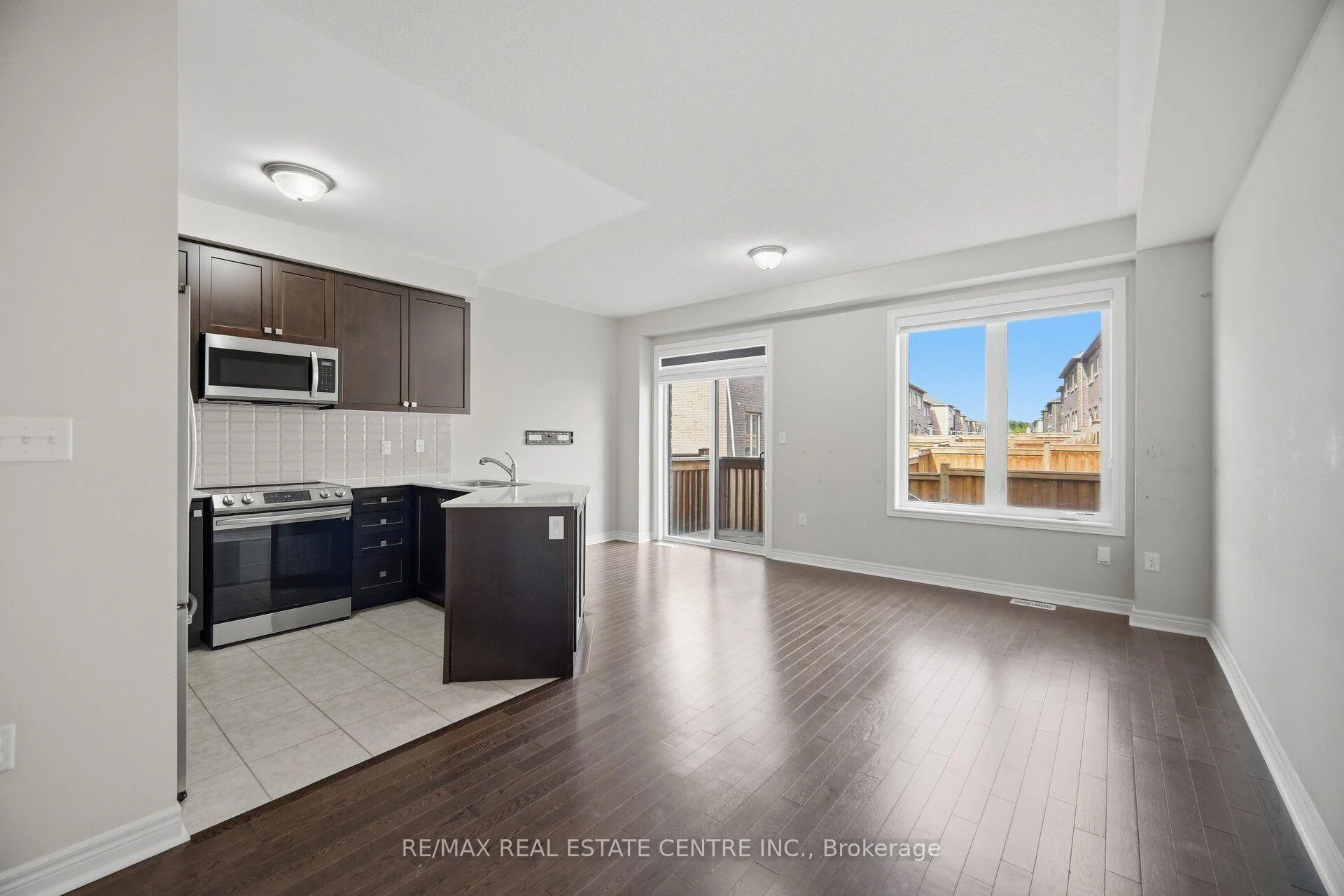 Photo 11 of 57 Benhurst Crescent, Brampton, Northwest Brampton — HOMEH