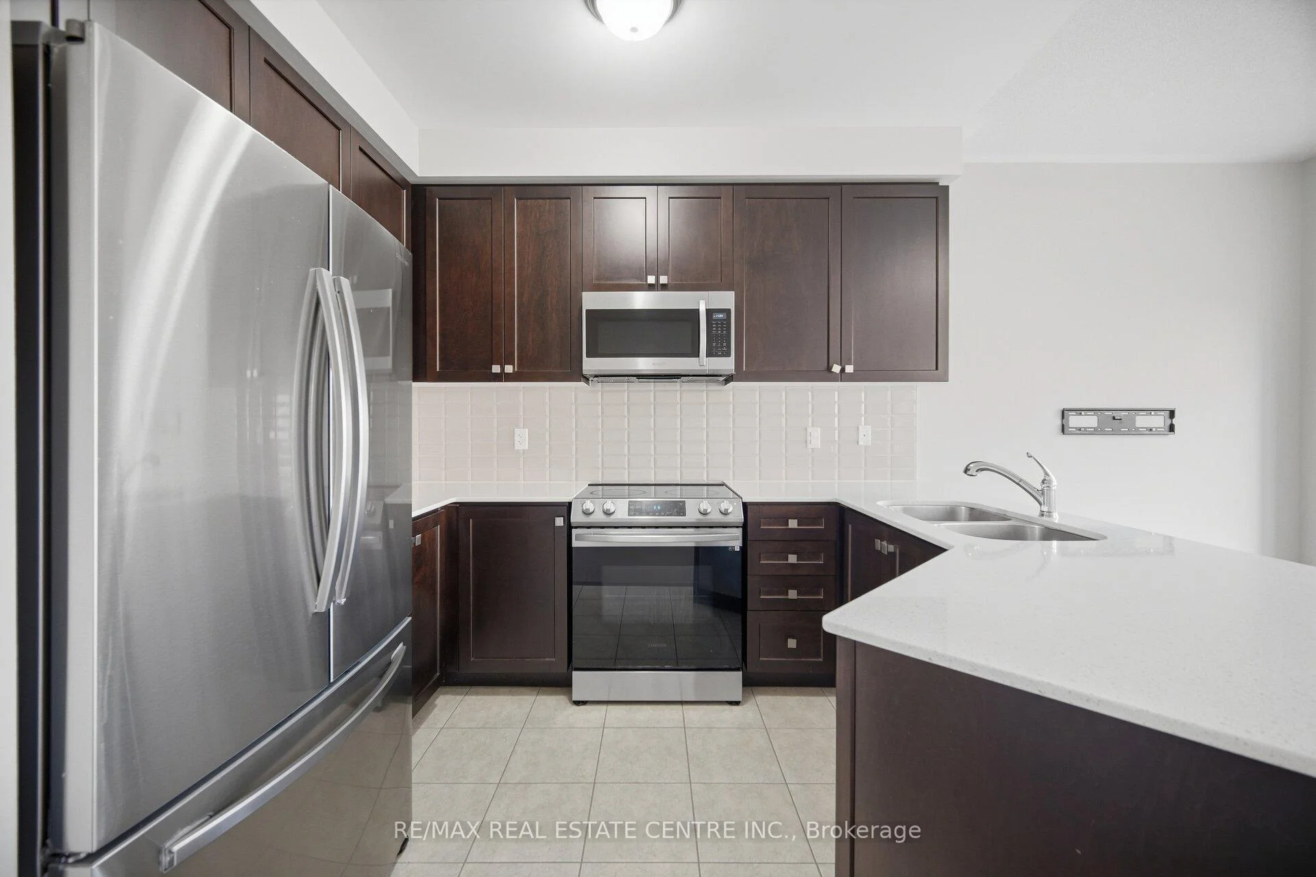 Photo 12 of 57 Benhurst Crescent, Brampton, Northwest Brampton — HOMEH