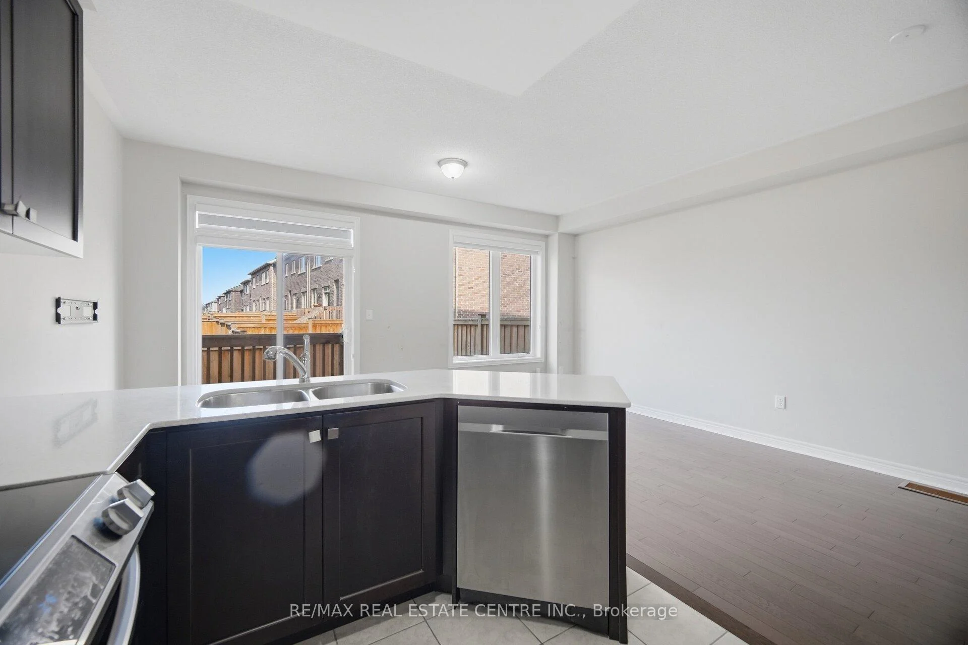 Photo 13 of 57 Benhurst Crescent, Brampton, Northwest Brampton — HOMEH