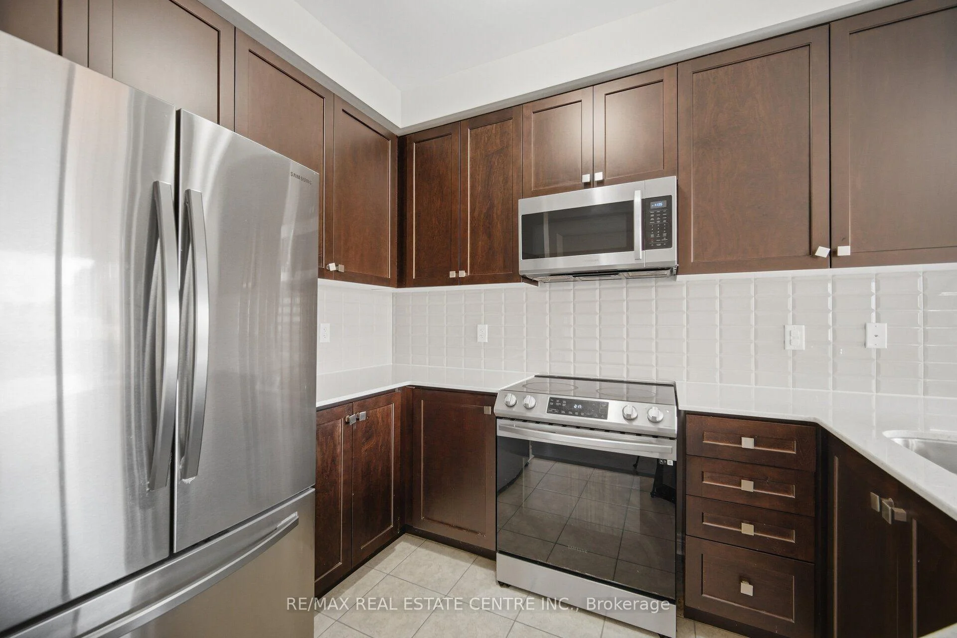 Photo 14 of 57 Benhurst Crescent, Brampton, Northwest Brampton — HOMEH