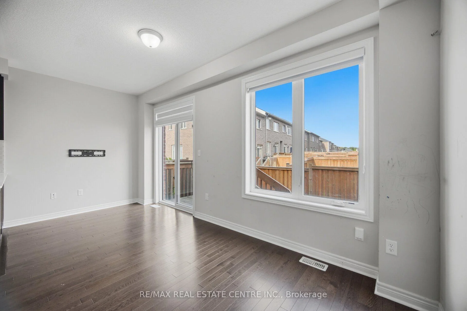 Photo 16 of 57 Benhurst Crescent, Brampton, Northwest Brampton — HOMEH