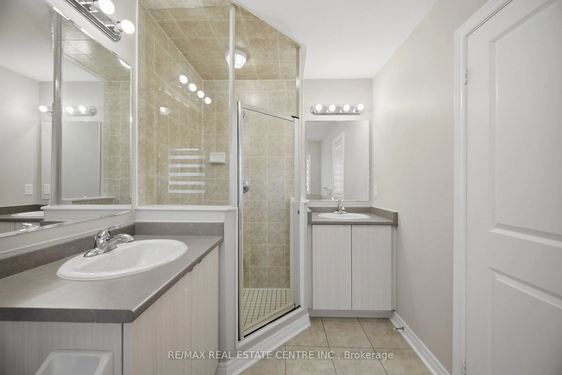 Photo 23 of 57 Benhurst Crescent, Brampton, Northwest Brampton — HOMEH