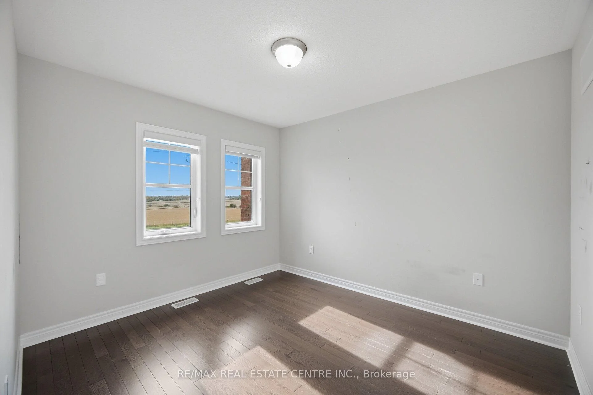 Photo 28 of 57 Benhurst Crescent, Brampton, Northwest Brampton — HOMEH