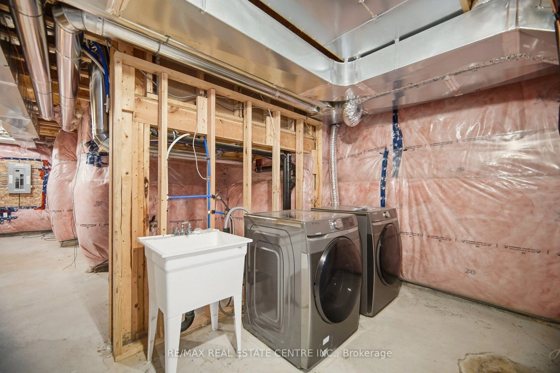 Photo 33 of 57 Benhurst Crescent, Brampton, Northwest Brampton — HOMEH