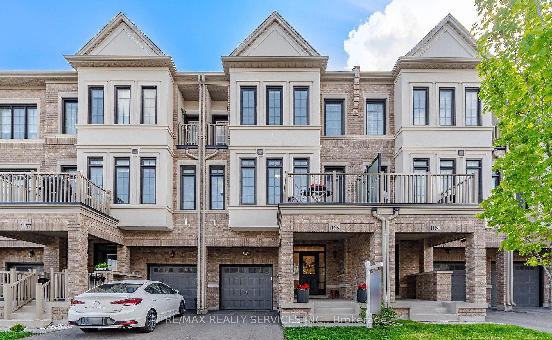 Front of 1159 Lloyd Landing