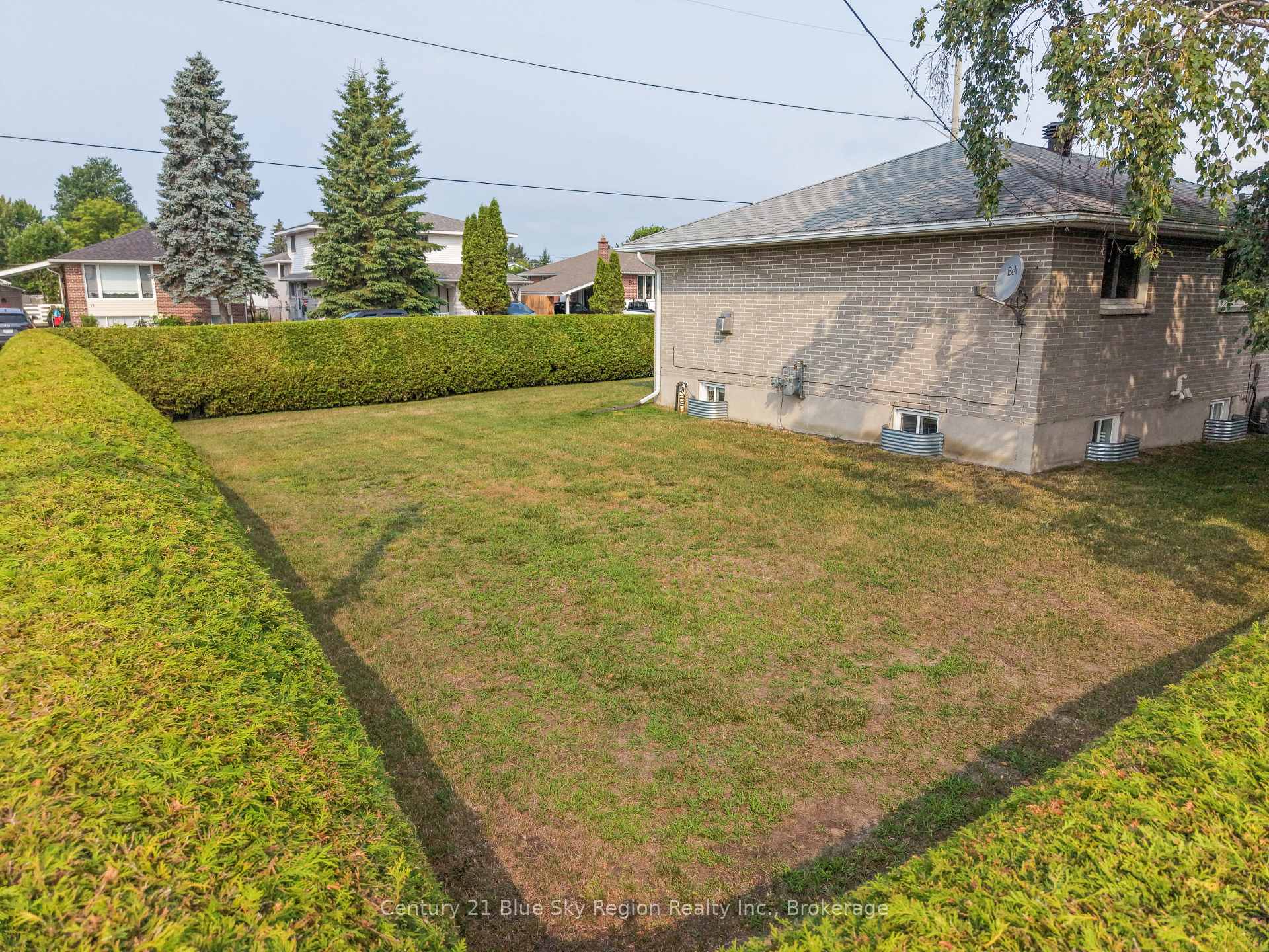 Photo 2 of 10 Strathcona Drive, North Bay, Ferris — HOMEH