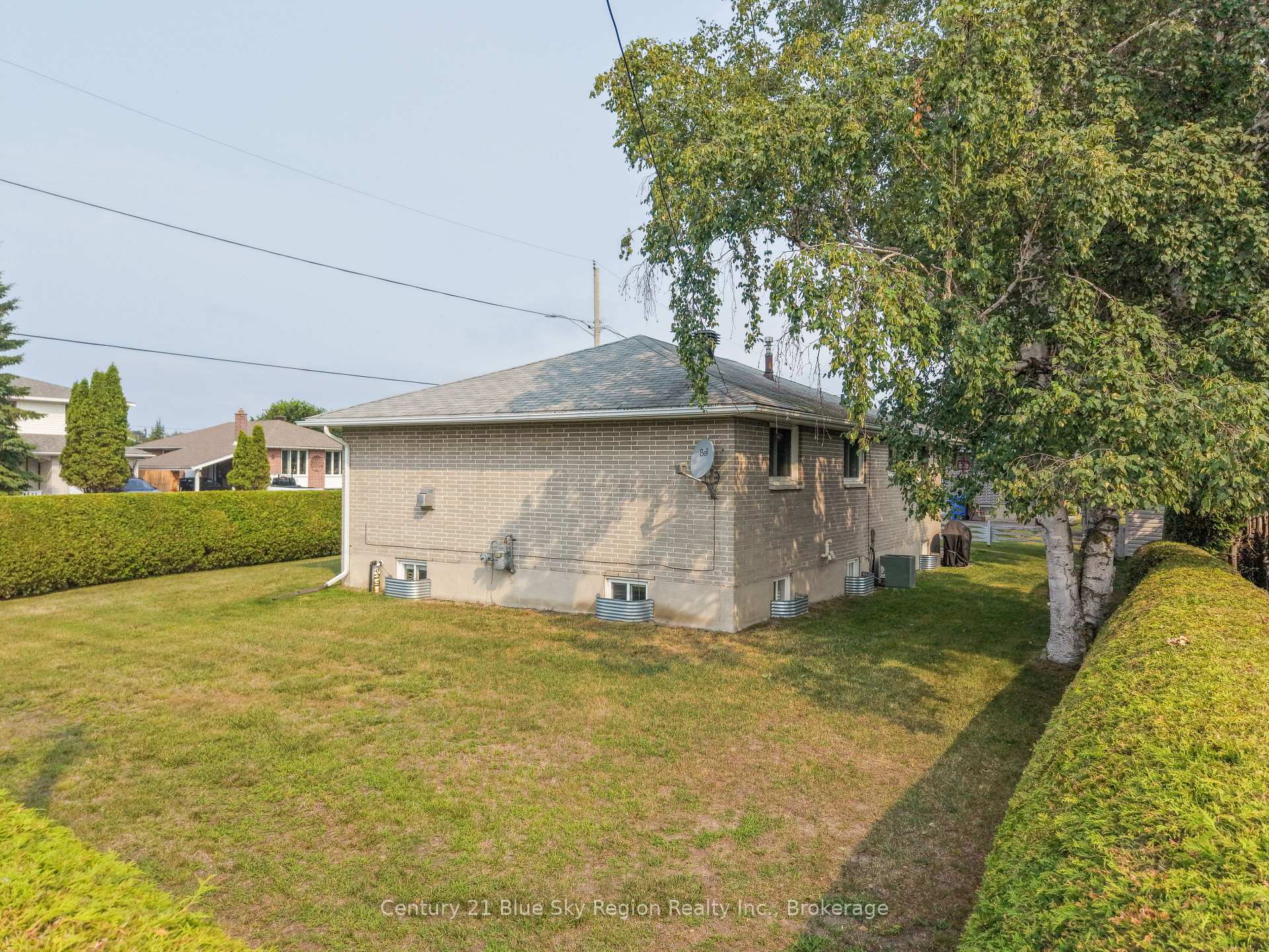 Photo 3 of 10 Strathcona Drive, North Bay, Ferris — HOMEH