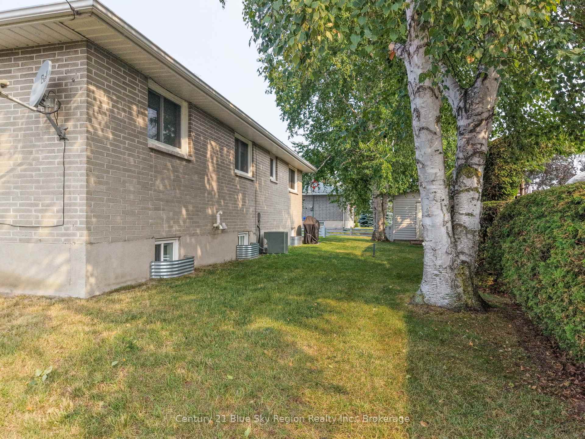 Photo 4 of 10 Strathcona Drive, North Bay, Ferris — HOMEH