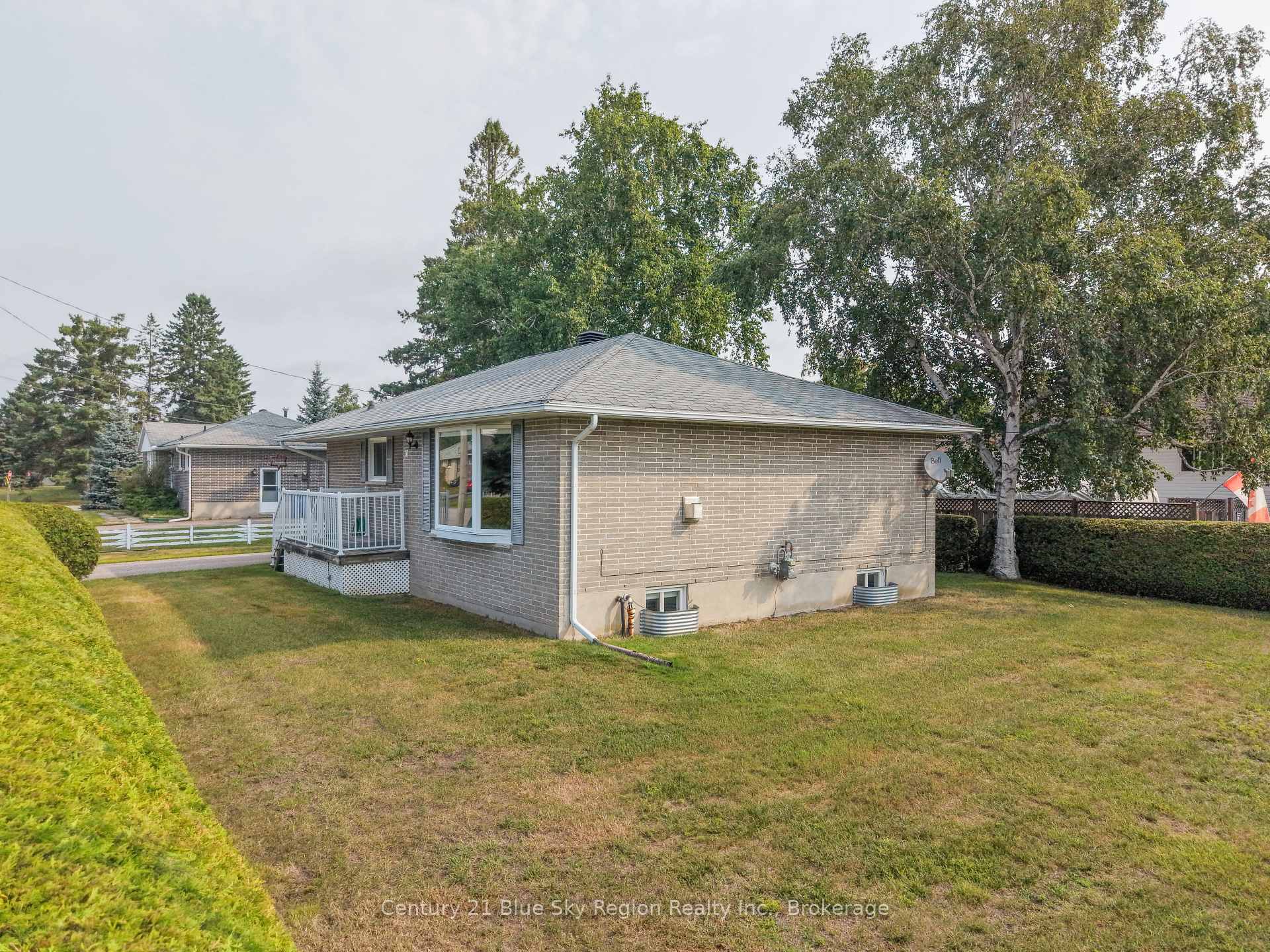 Photo 5 of 10 Strathcona Drive, North Bay, Ferris — HOMEH