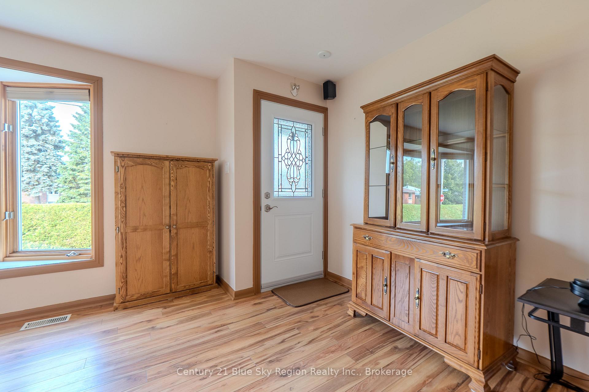 Photo 8 of 10 Strathcona Drive, North Bay, Ferris — HOMEH