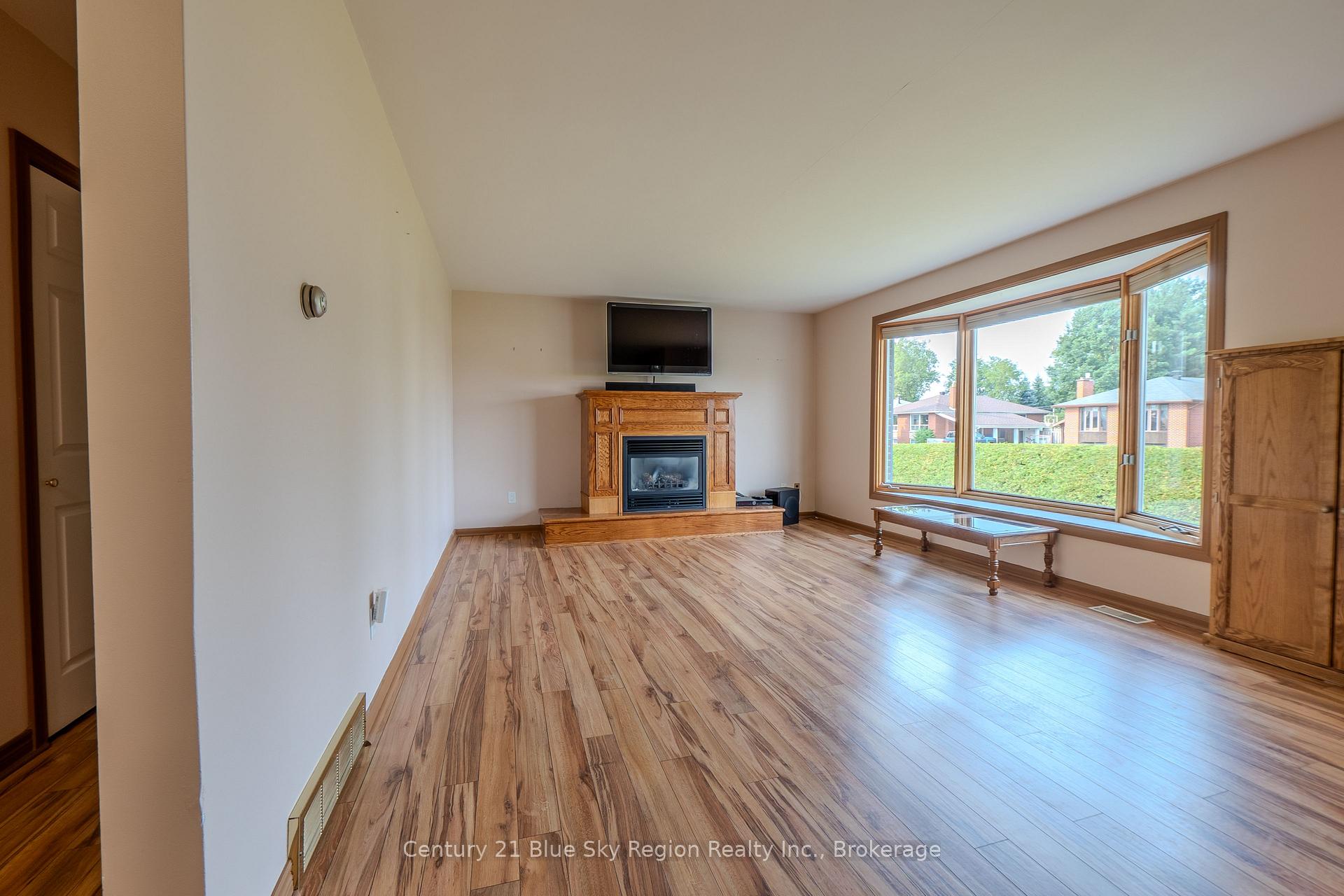 Photo 10 of 10 Strathcona Drive, North Bay, Ferris — HOMEH