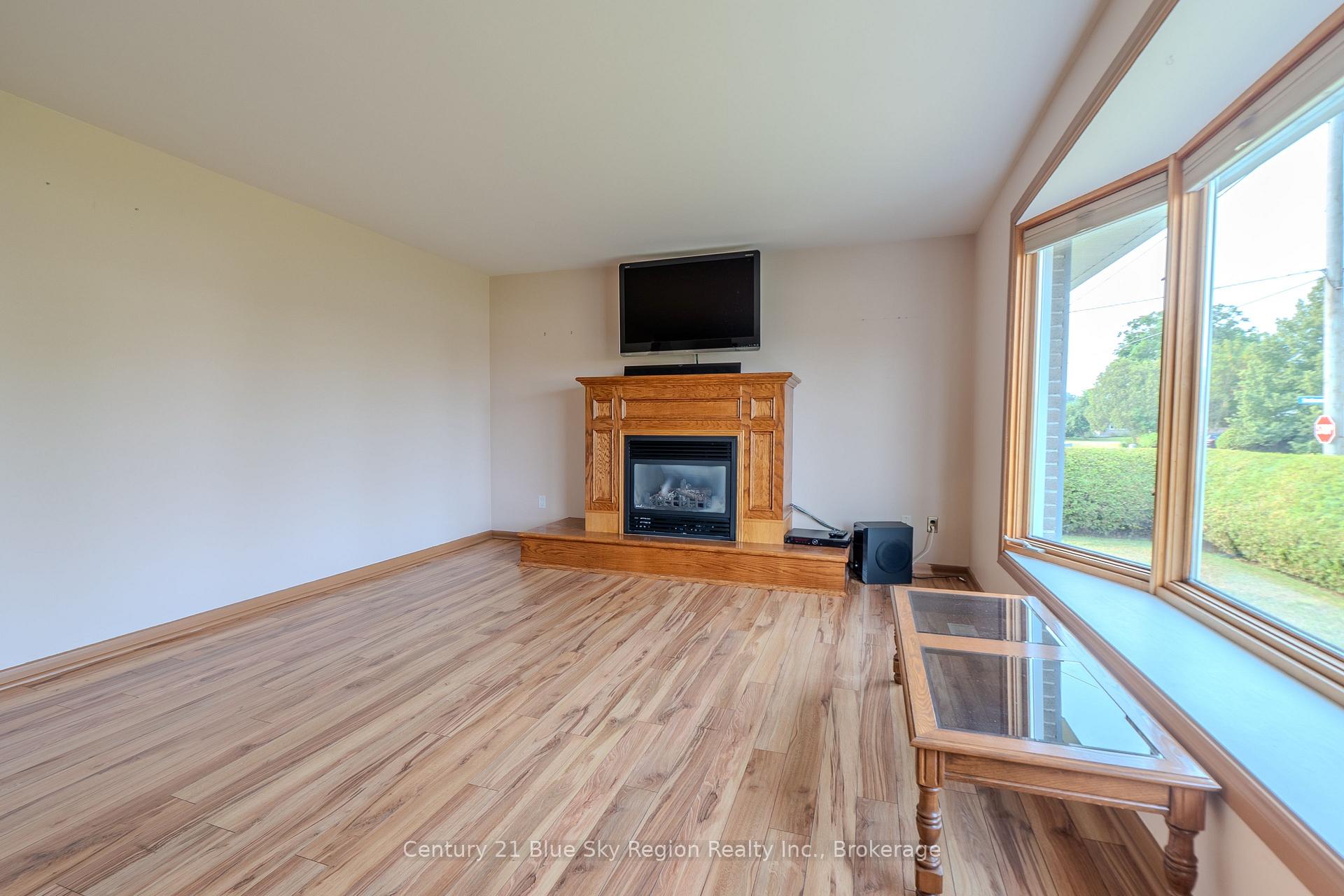 Photo 12 of 10 Strathcona Drive, North Bay, Ferris — HOMEH