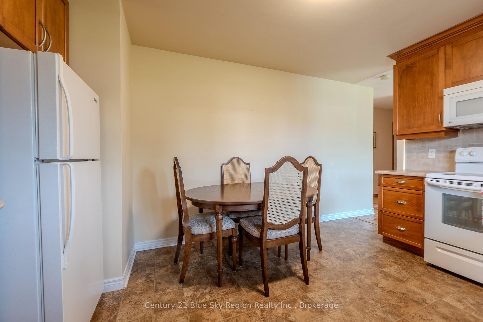 Photo 15 of 10 Strathcona Drive, North Bay, Ferris — HOMEH