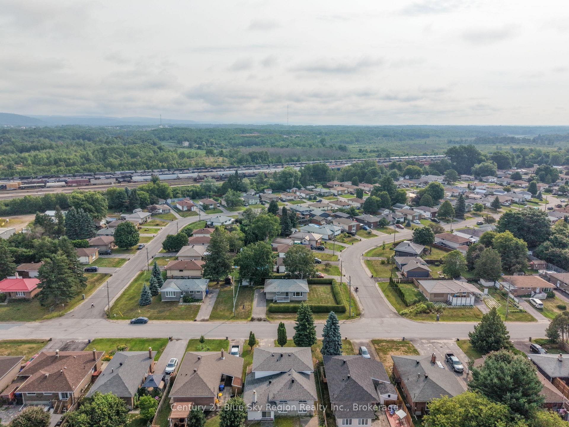 Photo 39 of 10 Strathcona Drive, North Bay, Ferris — HOMEH