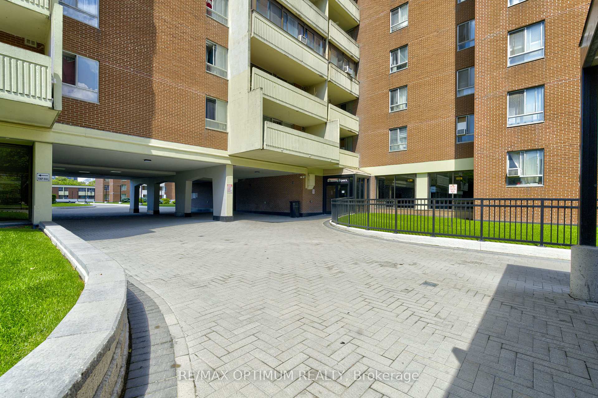Photo 4 of Unit 2110, 5 Massey Square, Toronto, Crescent Town — HOMEH
