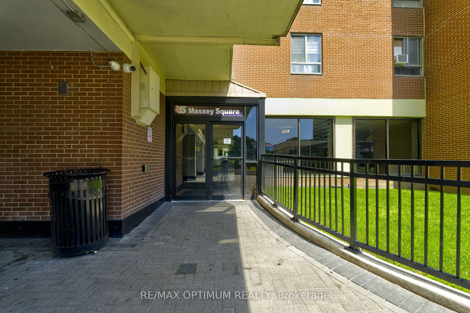 Photo 5 of Unit 2110, 5 Massey Square, Toronto, Crescent Town — HOMEH