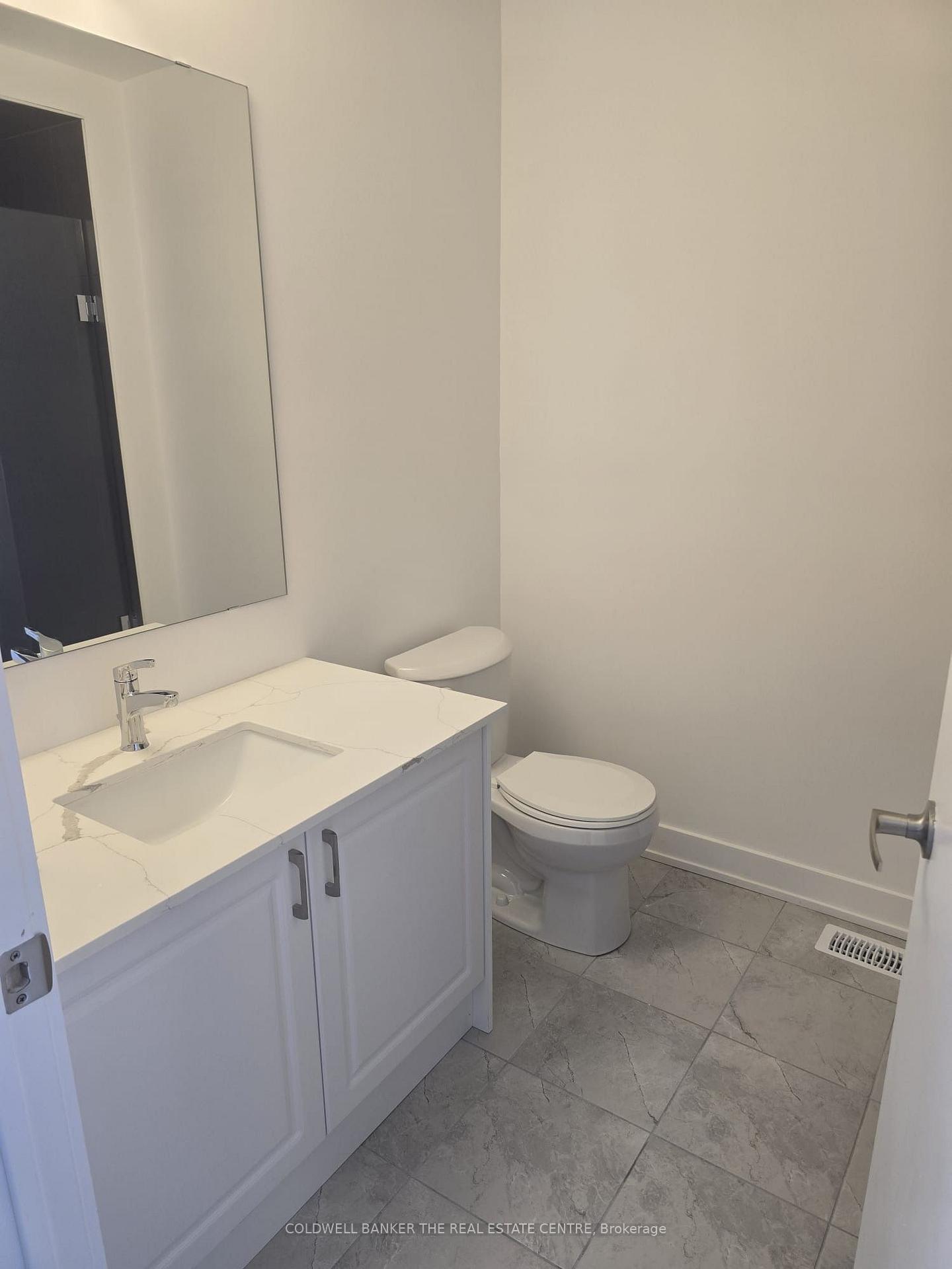 Photo 12 of 47 Flan Boulevard, Barrie, Rural Barrie Southeast — HOMEH