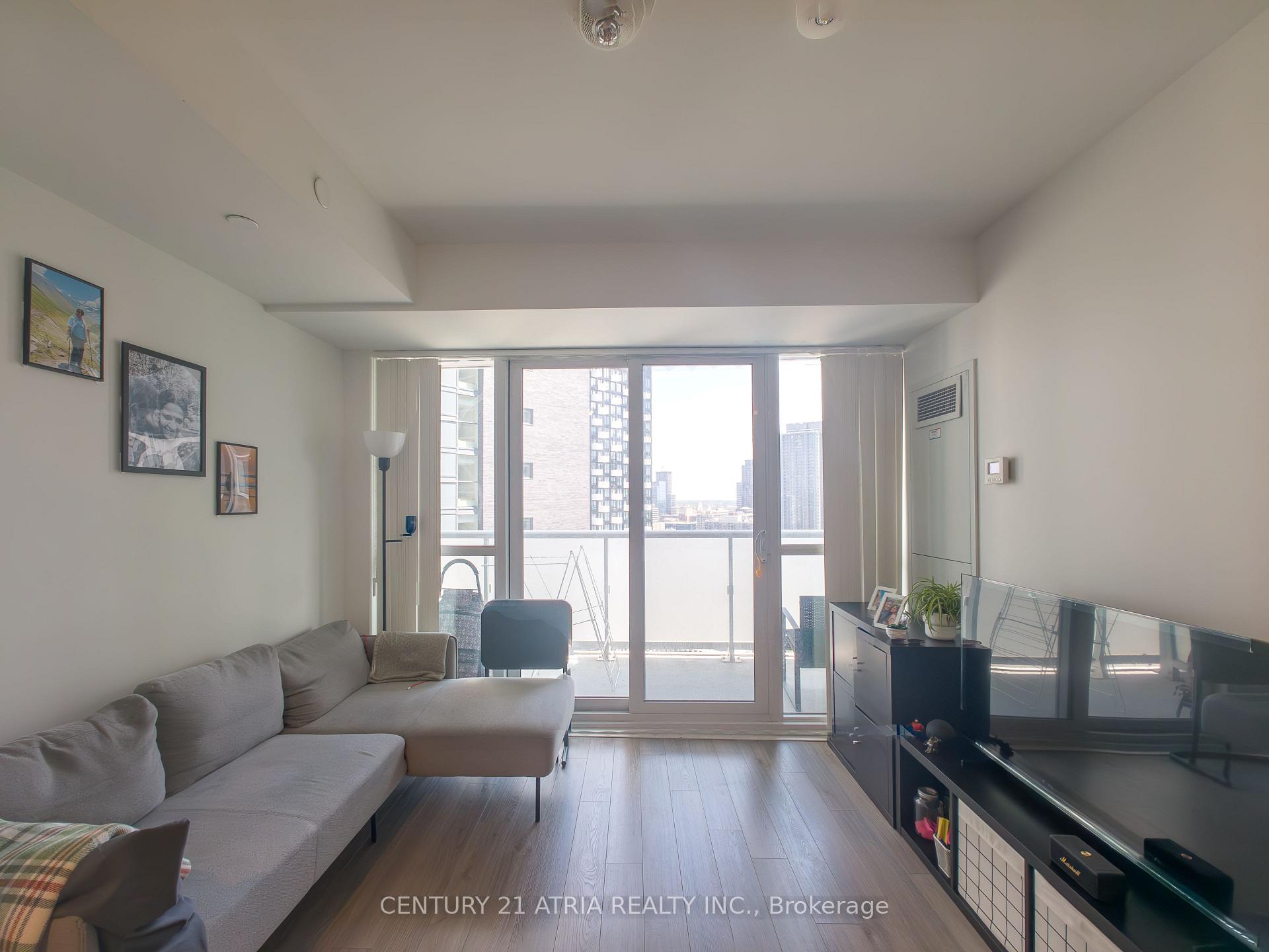 Photo 3 of Unit 2403, 77 Mutual Street, Toronto, Church-Yonge Corridor — HOMEH