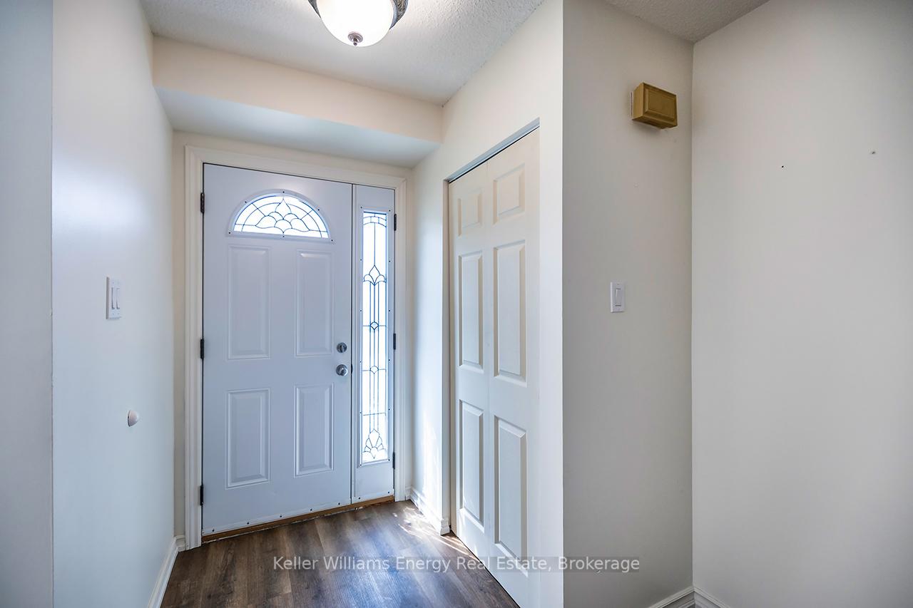 Photo 7 of 68 Hobbs Drive, Clarington, Bowmanville — HOMEH