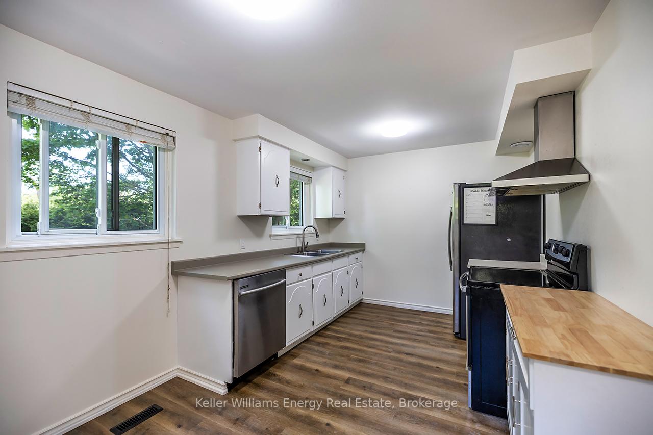 Photo 12 of 68 Hobbs Drive, Clarington, Bowmanville — HOMEH